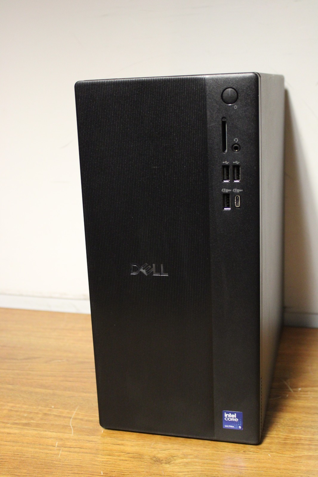 Dell ECT1250 Tower Ultra 5 225 10-Core 4.90Ghz 16Gb 512Gb Nvme Wifi Win 11   MM