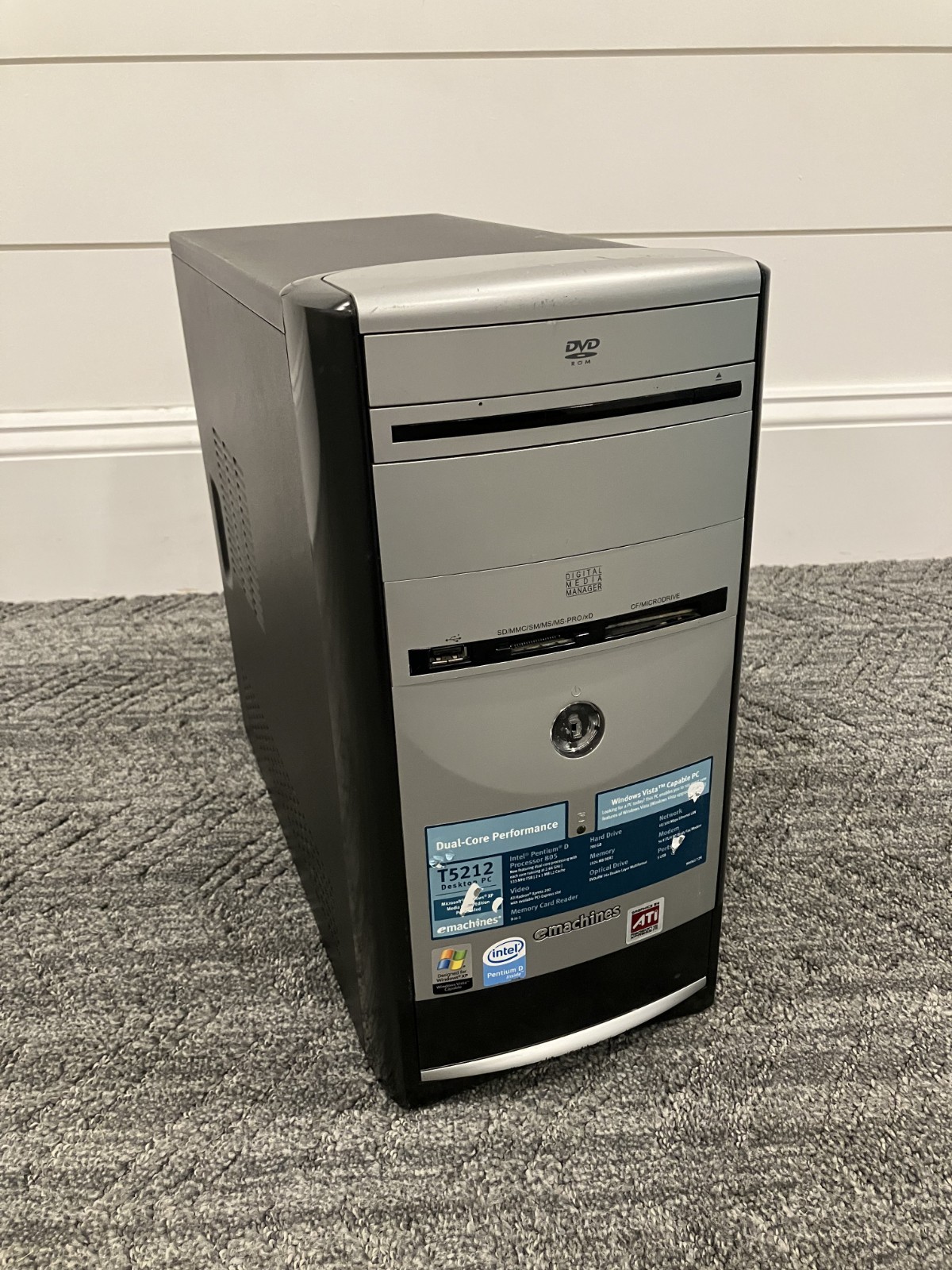 eMachines T5212 Intel Pentium D - 2.66GHz - 1GB RAM - 200GB HDD - XP MediaCenter