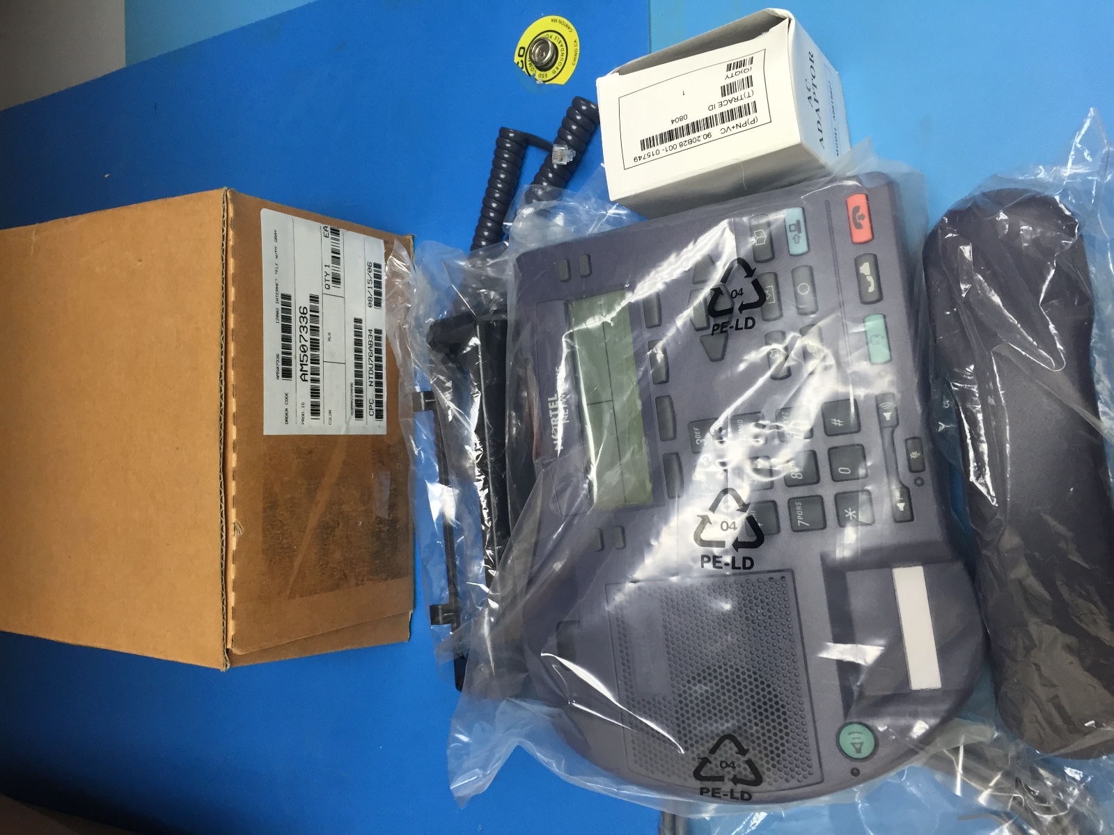 NEW IN BOX  NORTEL  i2002 IP TELEPHONE NTDU76AB34 PS A0619627