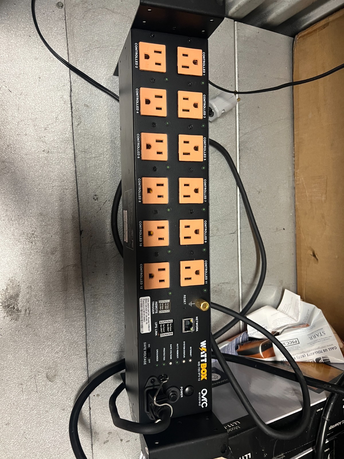 WattBox WB-700-IPV-12