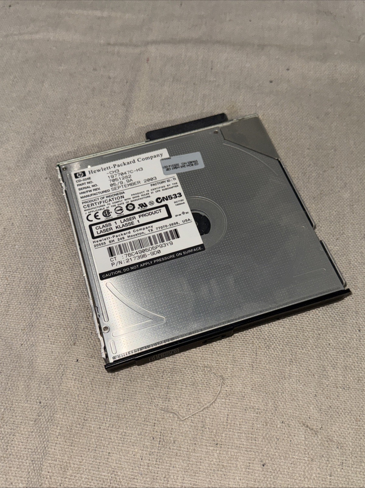 Dell Optiplex GX270 (09P738) CD ROM DRIVE TEAC CD-224E P/N 1977047C-66