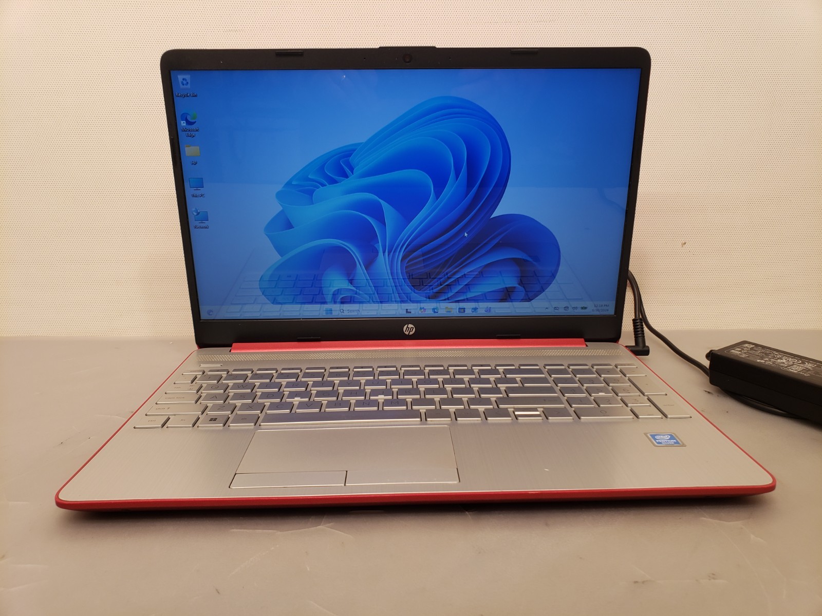 HP Laptop 15-DW0083WM 15.6" UHD Pentium N5030 1.1GHz 4GB RAM 128GB SSD *RED