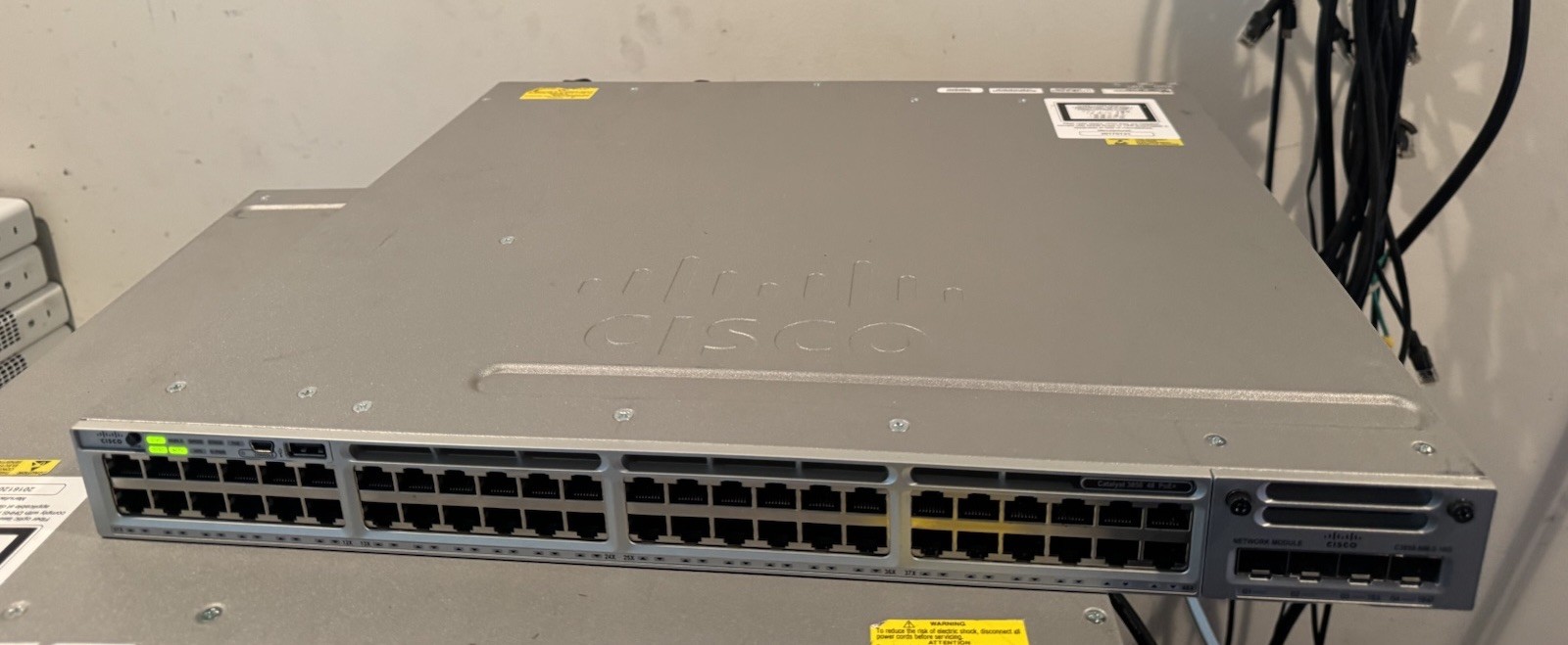 Cisco Catalyst WS-C3850-48P-E 48 PoE+ Switch C3850-NM-2-10G 2x PWR-C1-715WAC