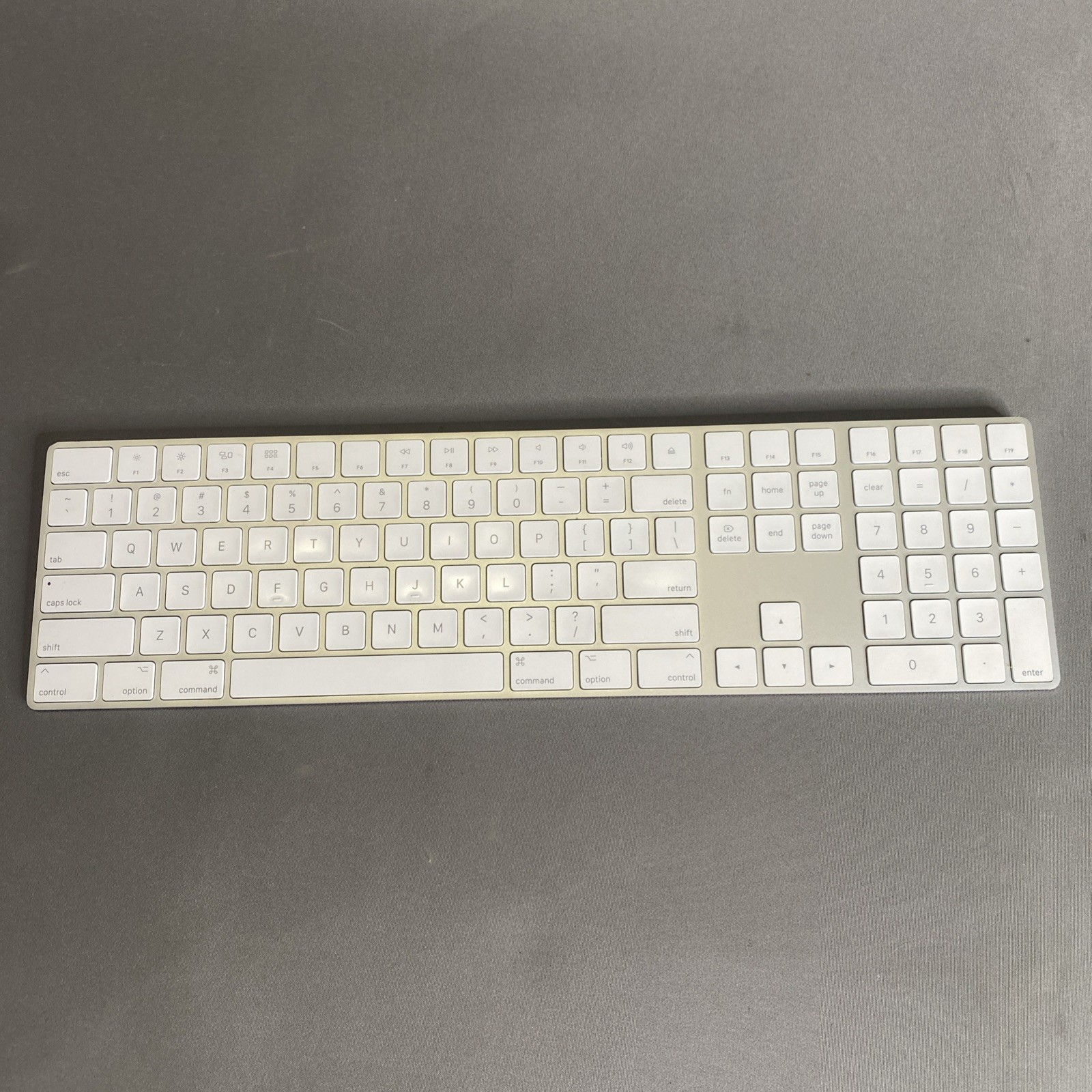 Apple Magic Keyboard A1843 With Numeric Keypad Wireless Bluetooth Tested