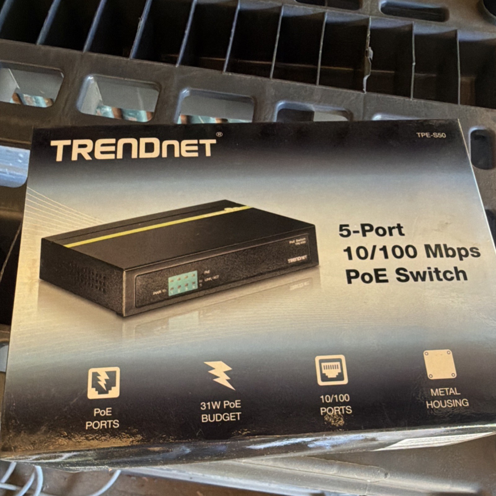 TRENDnet TPE-S50 5-Port Fast Ethernet PoE Switch Metal Housing RJ-45 100 Mbps