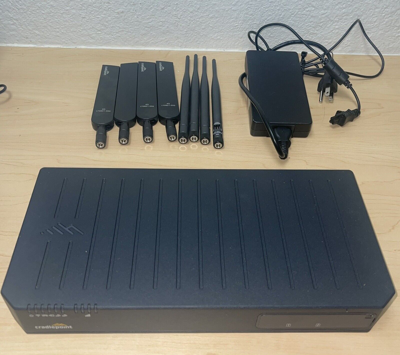 Cradlepoint E3000 Wireless Router E3000-C18B
