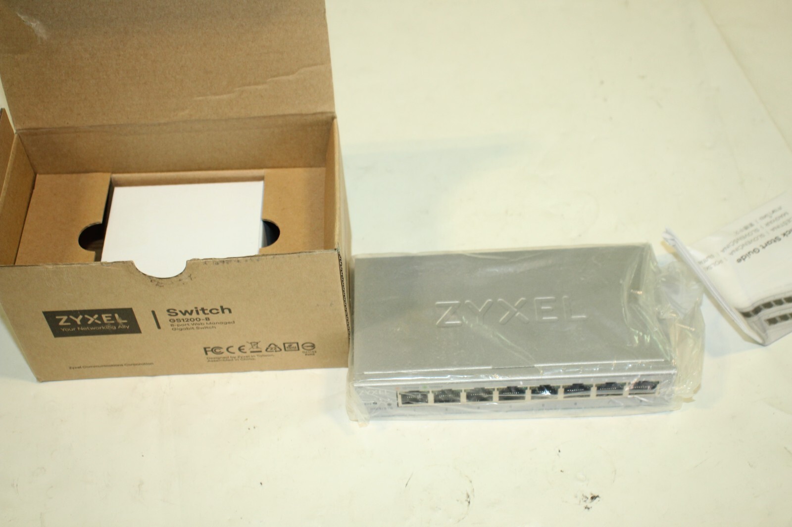 NEW Zyxel Switch GS1200-8