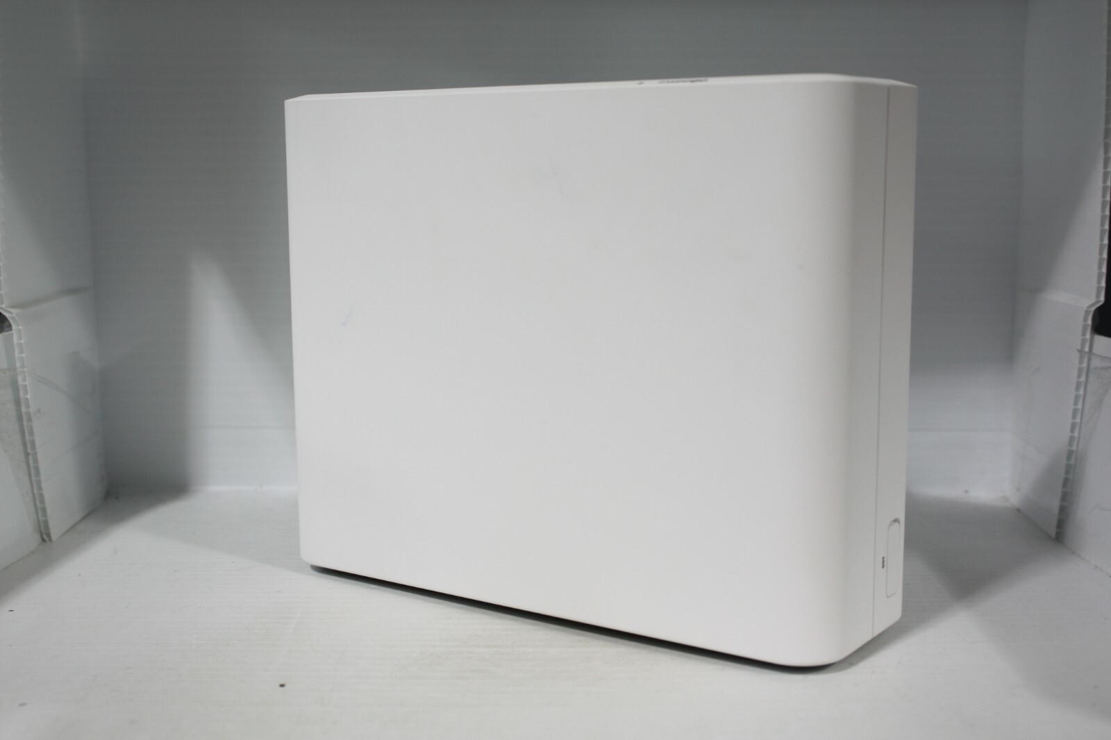Inseego Wavemaker FG2000 5G Wi-Fi Router (GSM Unlocked) - AS IS