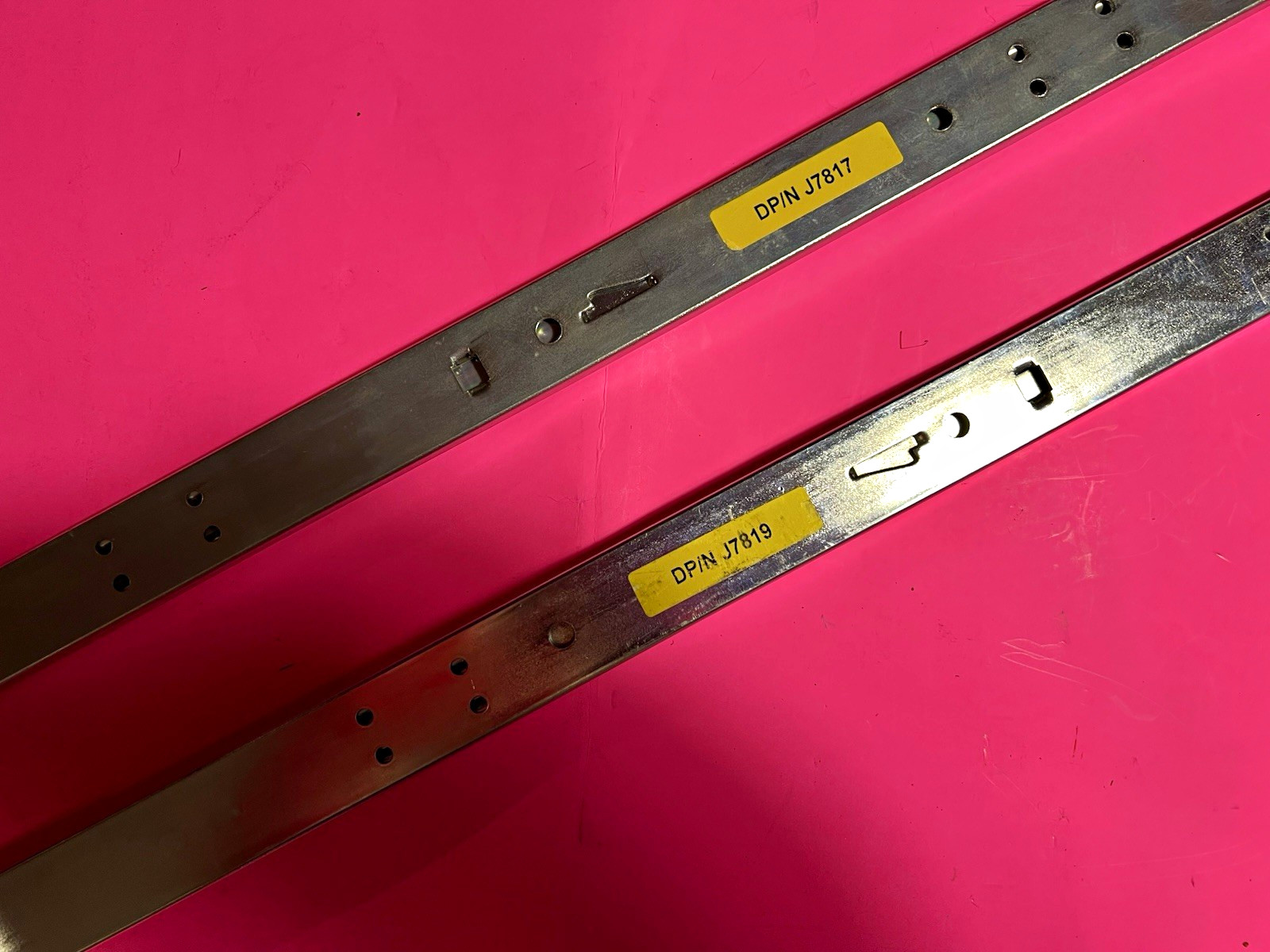 Dell Versa Rail Kit J7817 & J7819 for PowerEdge 1650 and 1750 Servers