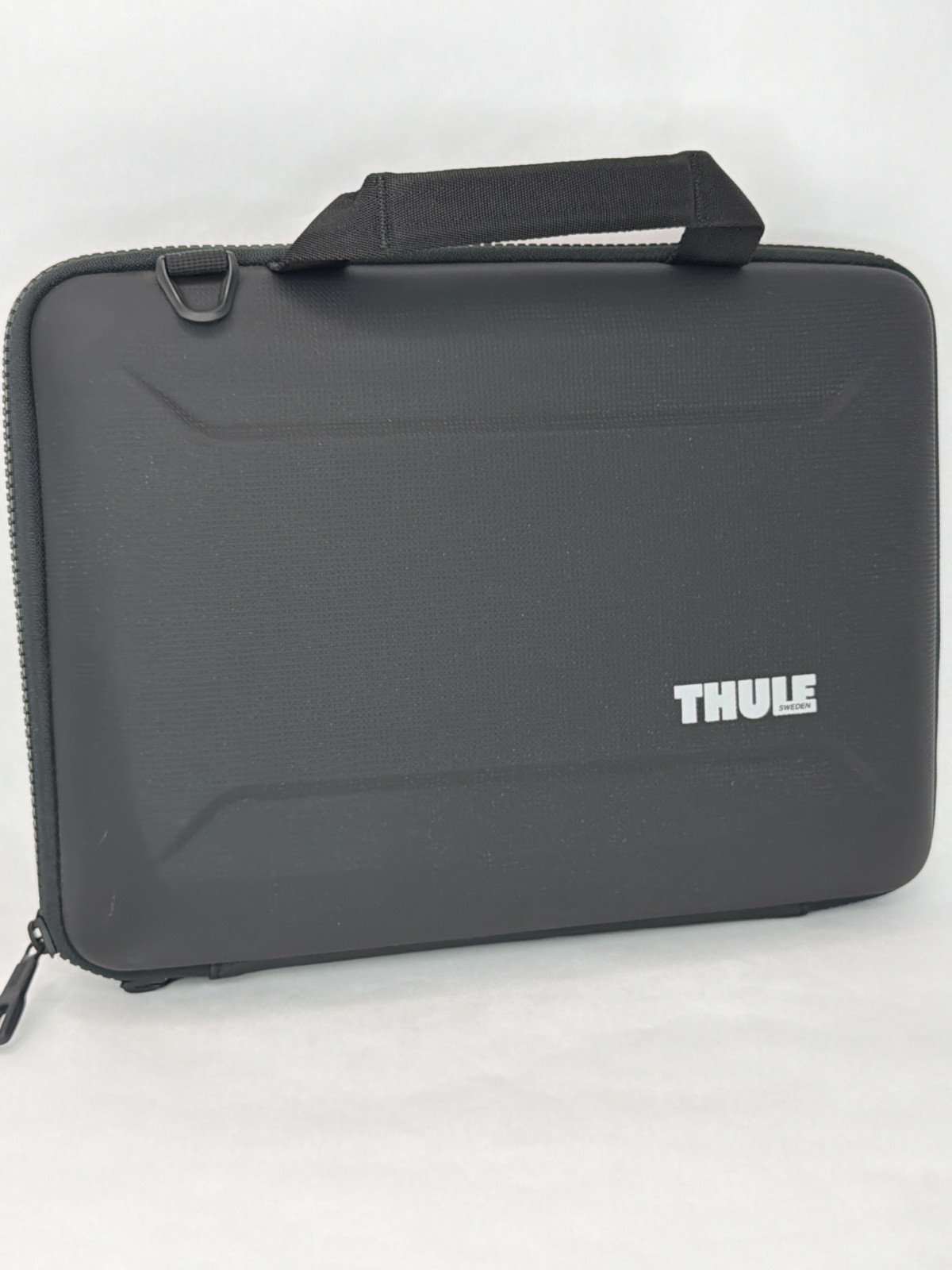 Thule Gauntlet 4 Attaché Briefcase for MacBook Pro, 13” MacBook air Surface pro