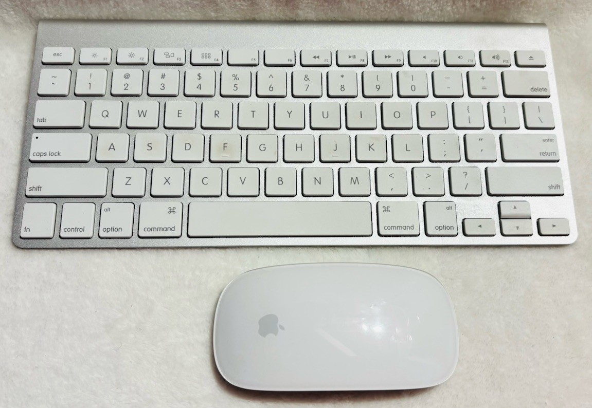 Apple Wireless Keyboard A1314 + Magic Mouse A1296 Bluetooth Bundle