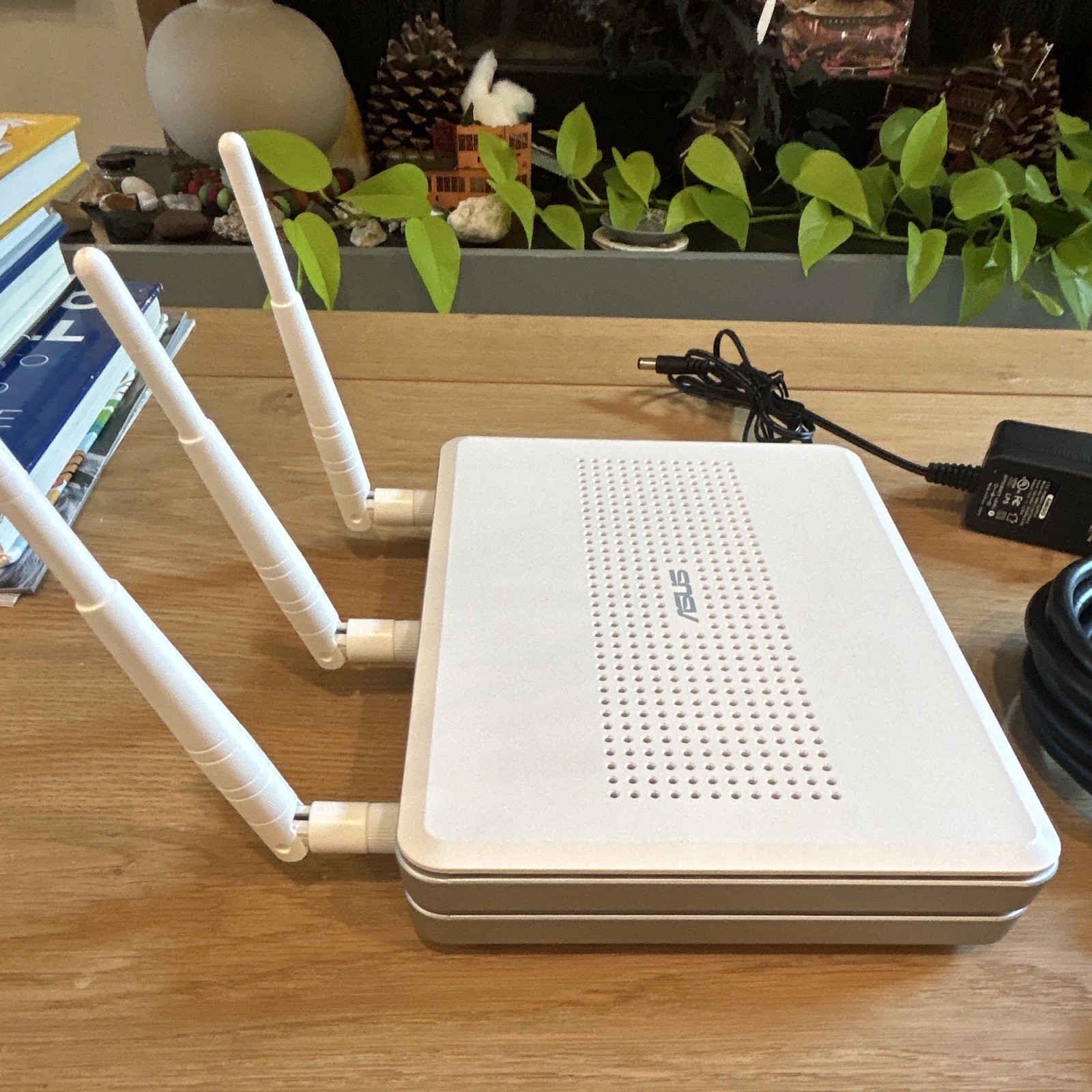 ASUS RT-N16 Wireless-N Gigabit Router 300 MBPS with 4-Port