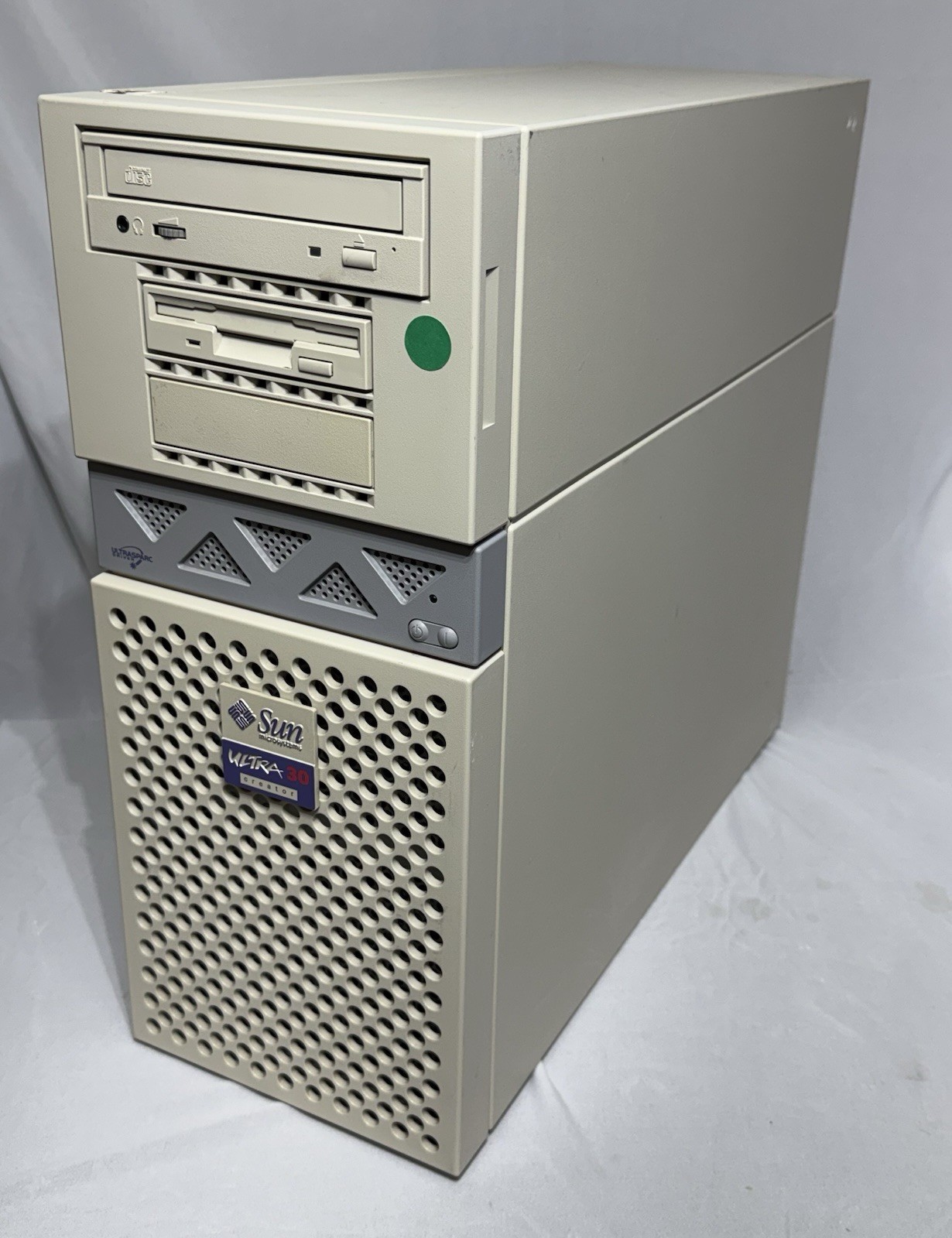Sun Ultra 30, 300MHz CPU, 512MB RAM, Creator Series 2 Graphics, 12X CD-ROM