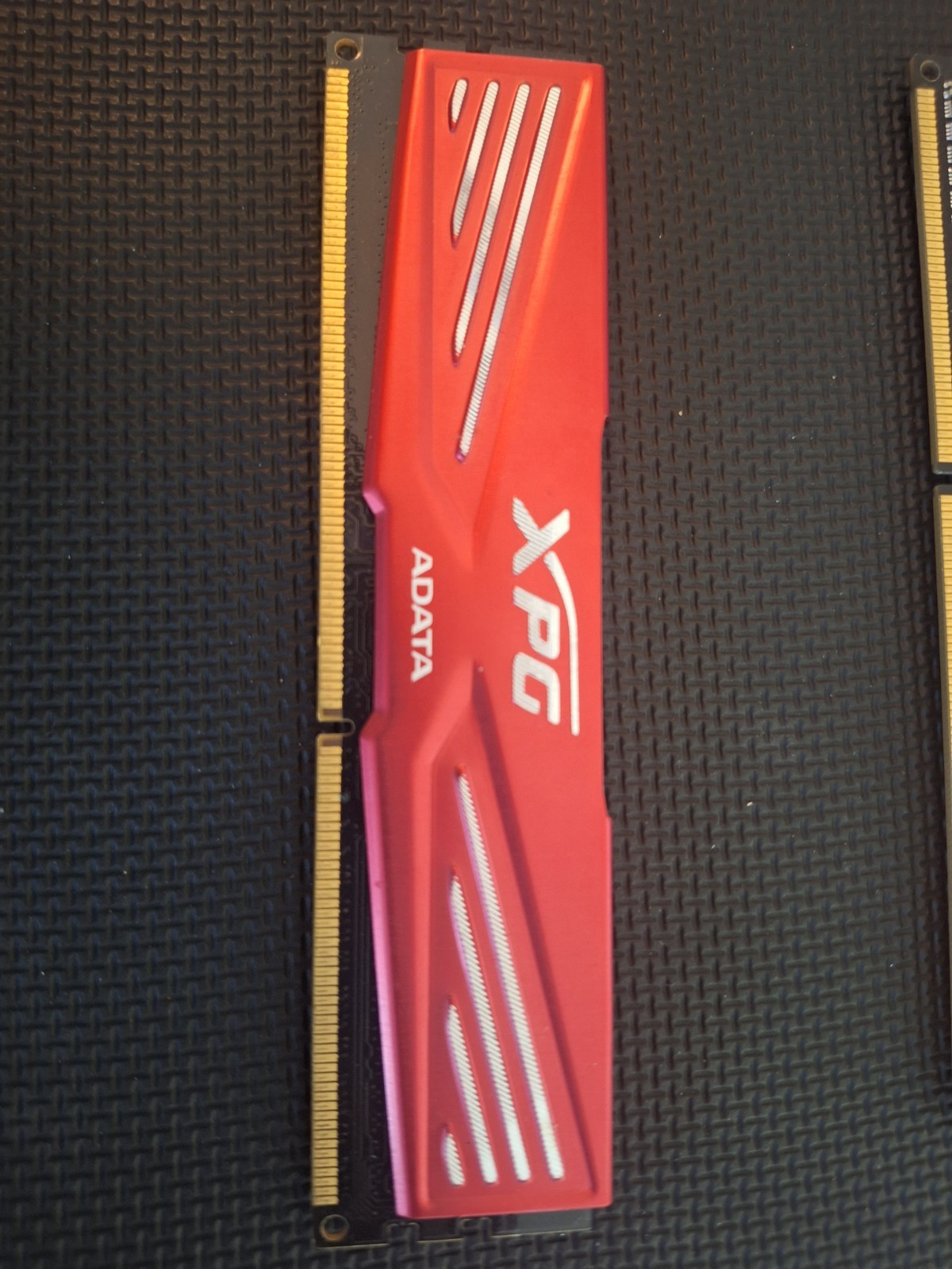 ADATA XPG 4GB DDR3-1600 PC3-12800 240-Pin DIMM Non-ECC AX3U1600C4G9-RR