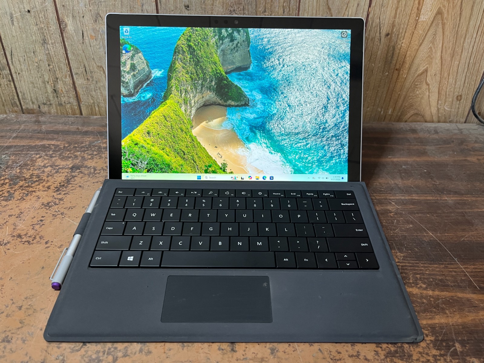 Microsoft Surface Pro 1807 12.3" Windows 11 i5-7300U 2.6GHz 8GB RAM 256GB SSD