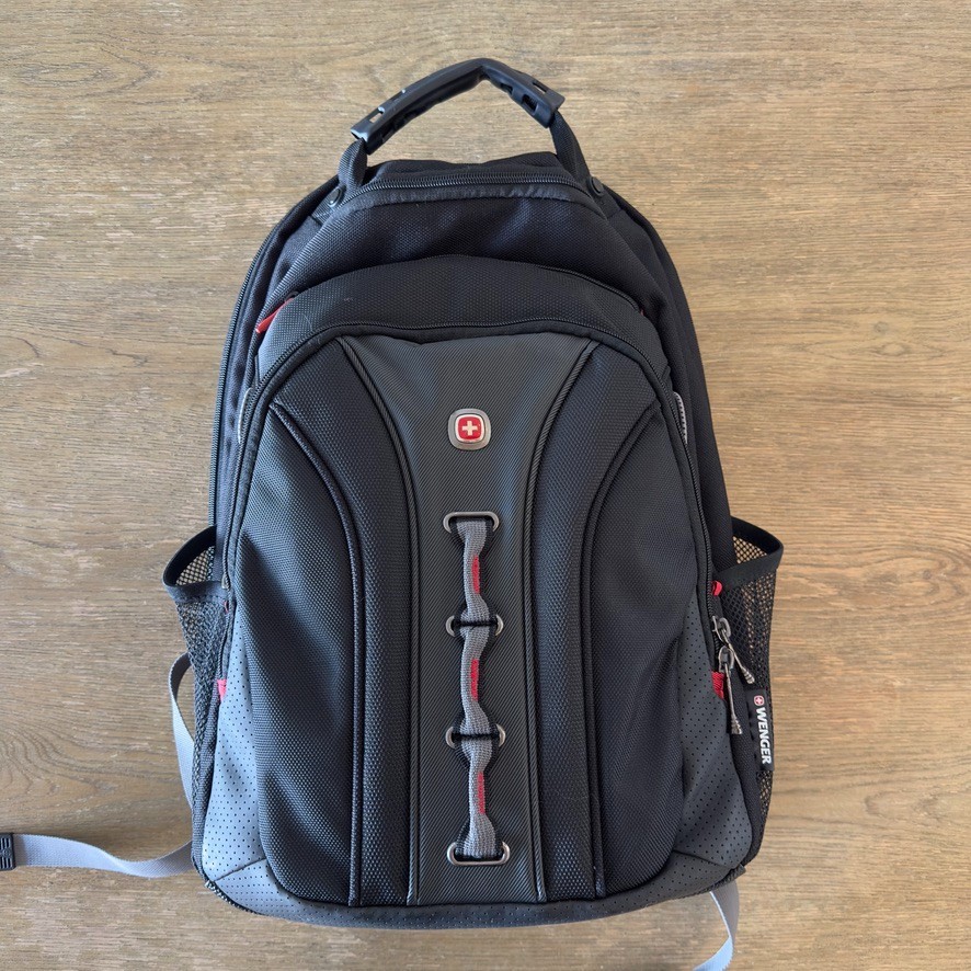 SWISSGEAR Wenger Legacy 16” Laptop Padded Backpack-Black/Gray-TSA-Friendly-EUC