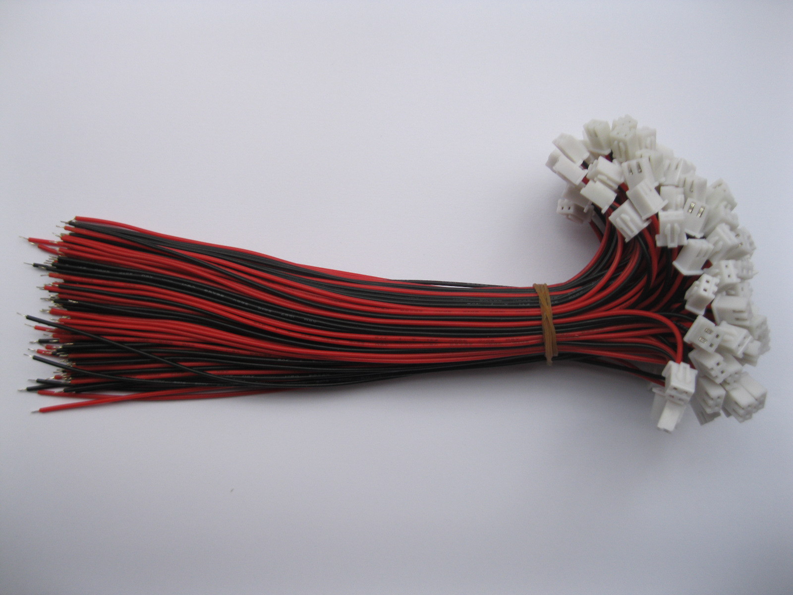 300 pcs XH 2.54mm Pitch 2 Pin Female Connector with 26AWG 200mm Leads Cable New