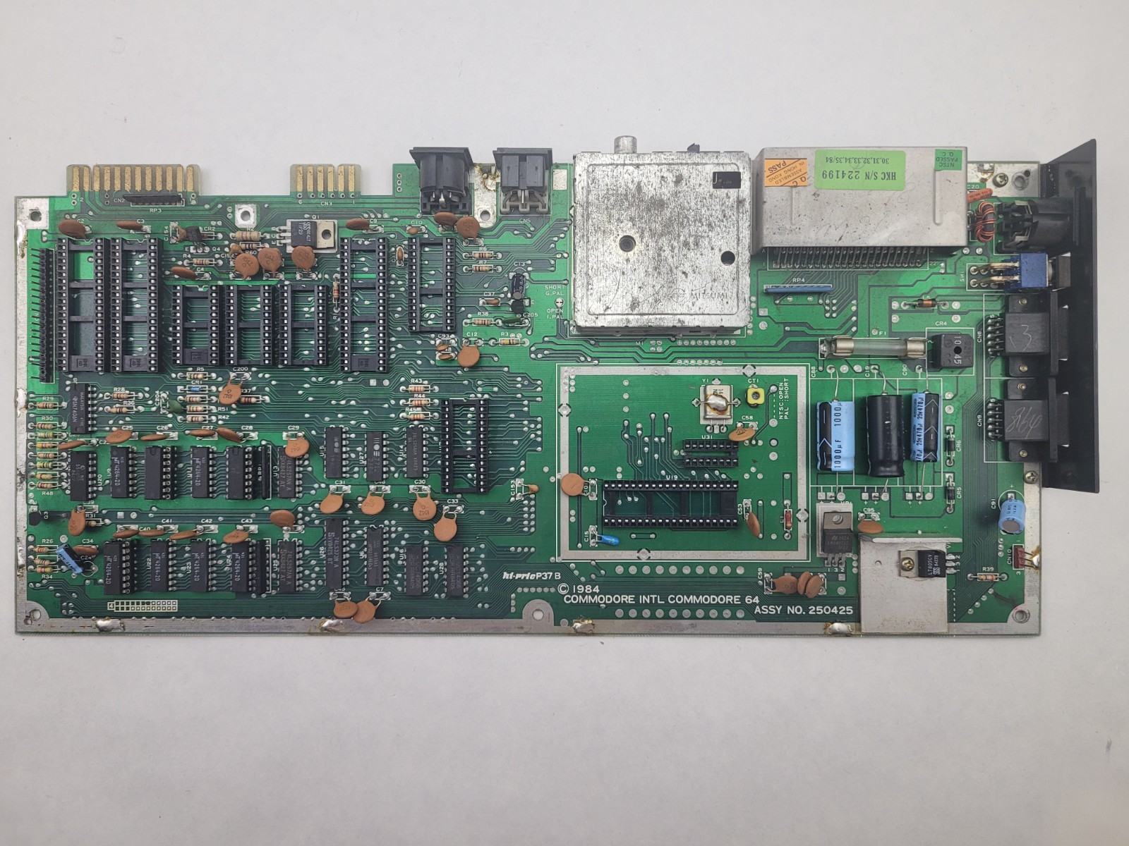Commodore 64 Motherboard 250425 Repaired Tested You will need All socketed Chips