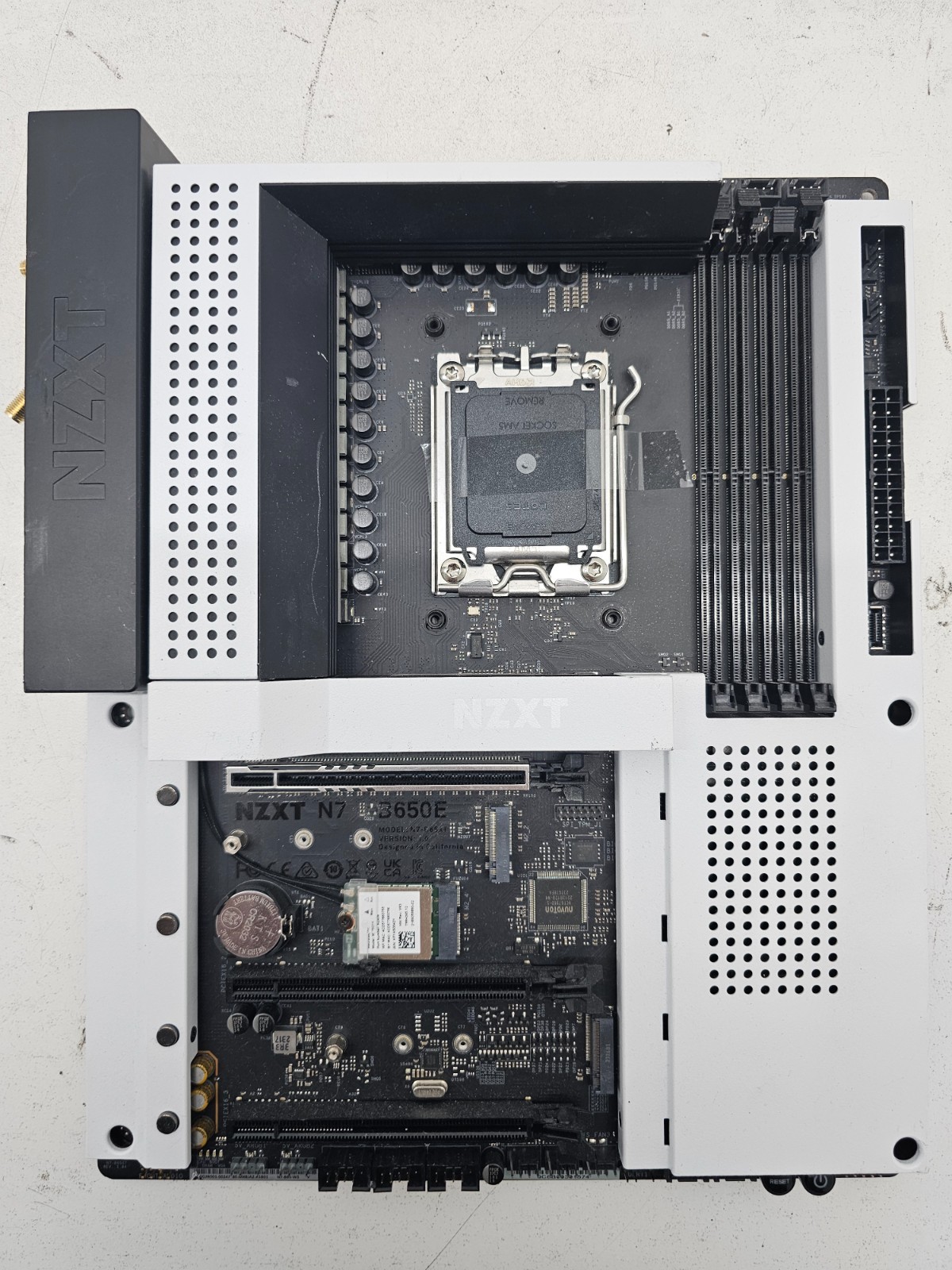 NZXT N7 B650E AM5 ATX AMD DDR5 Motherboard (FL)