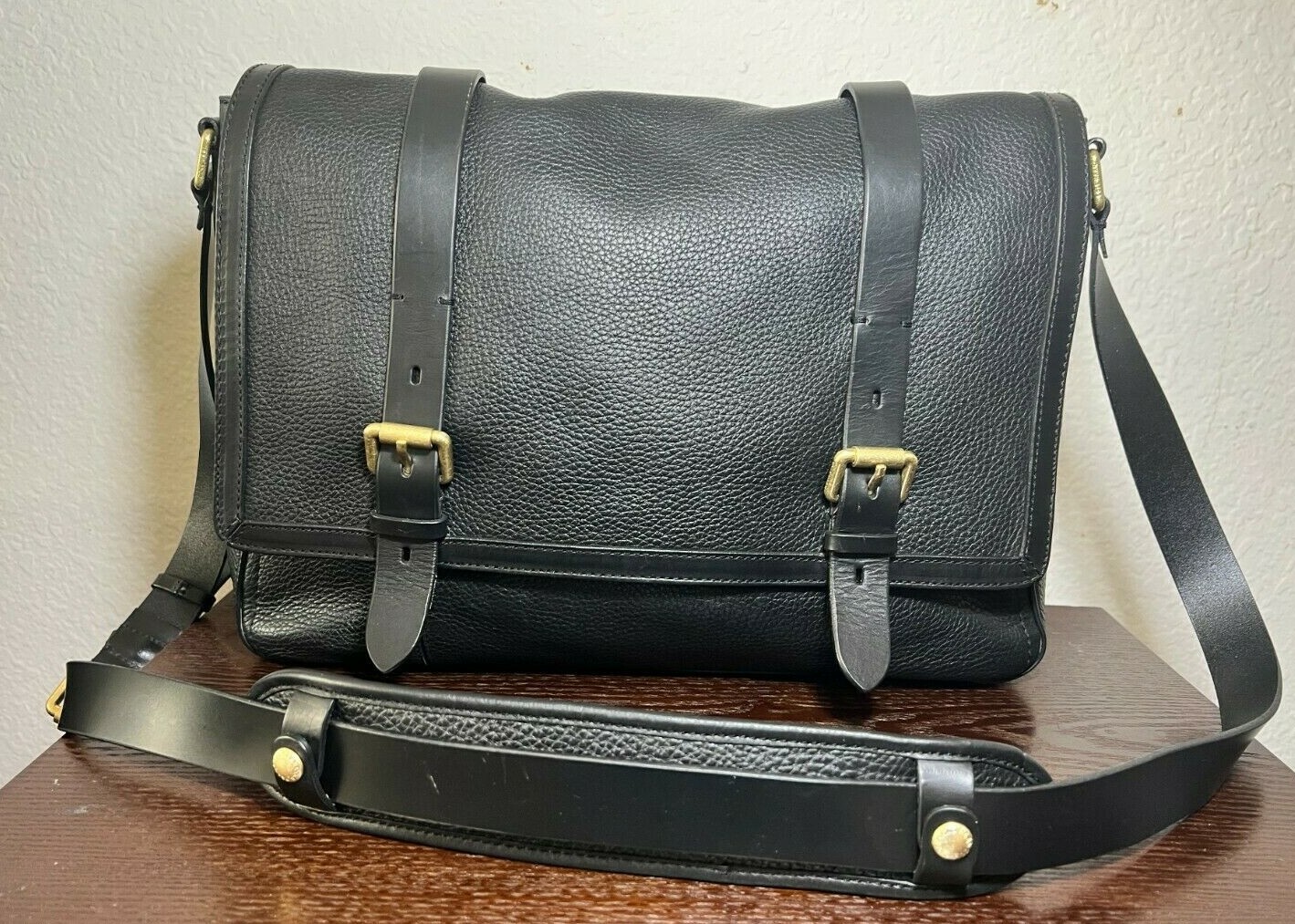 Cole Haan Classic Brayton Black Flap Leather E/W Laptop Messenger Bag $450