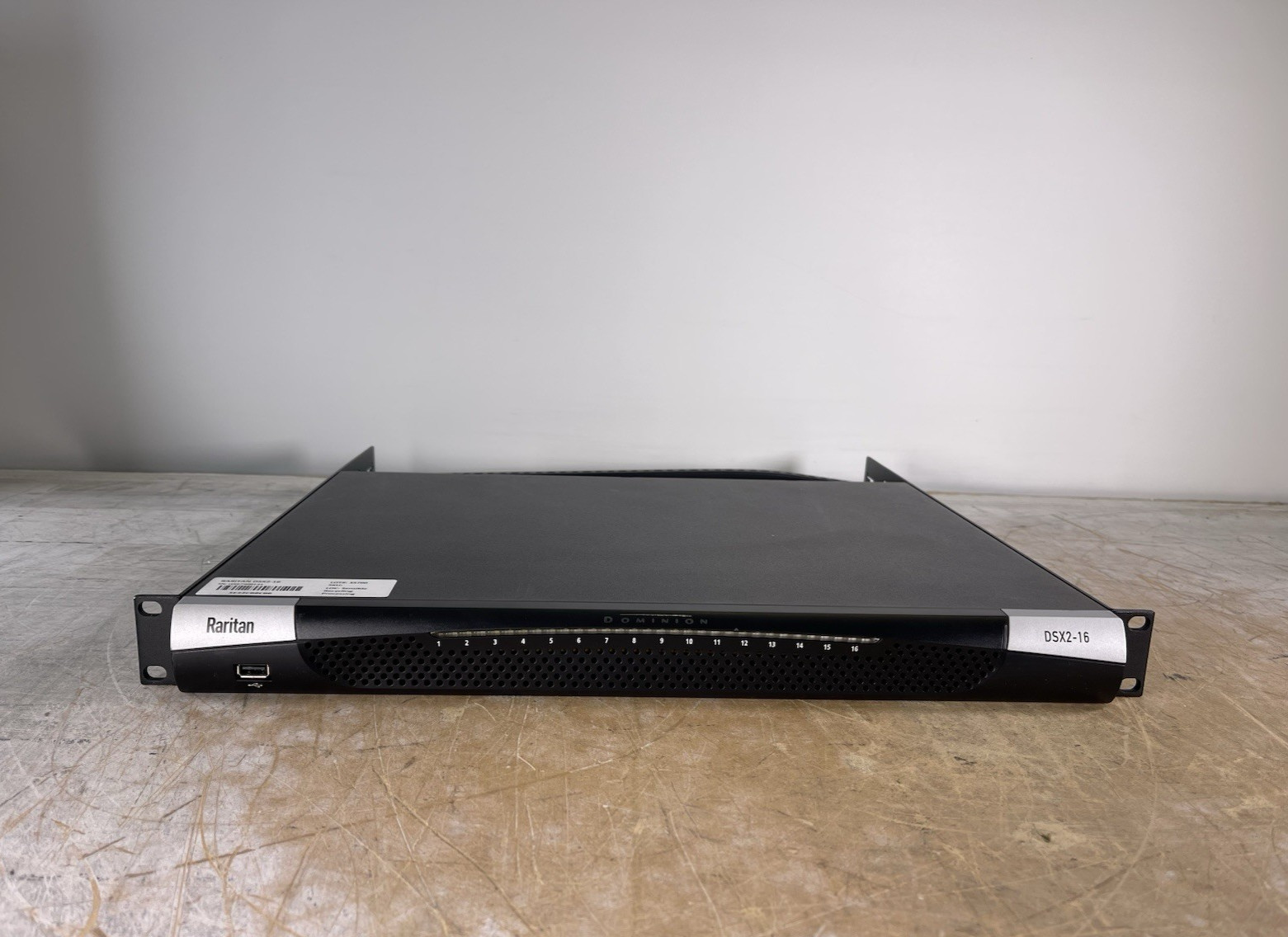 RARITAN DOMINION DSX2-16 16-PORT SERIAL CONSOLE SWITCH - READ DESC - (FOR PARTS)