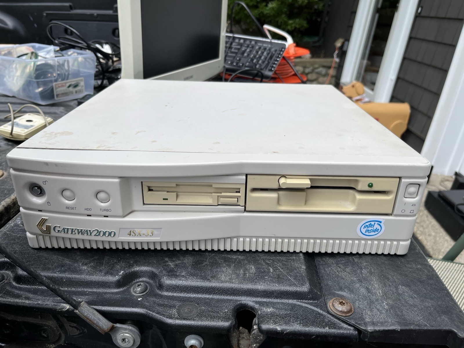 Gateway 2000 4SX-33 (No HDD)