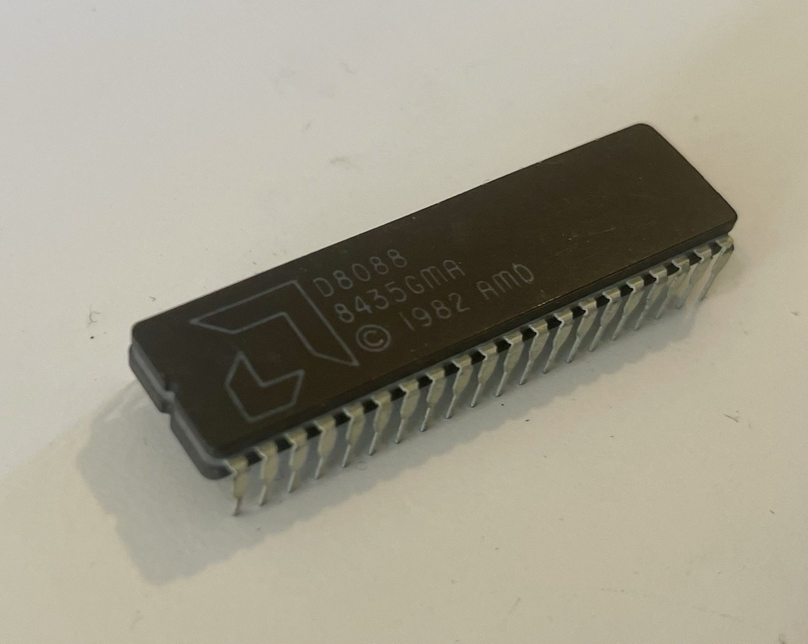 D8088 AMD CPU Microprocessor 8 Bit HMOS 5MHz  -- Tested