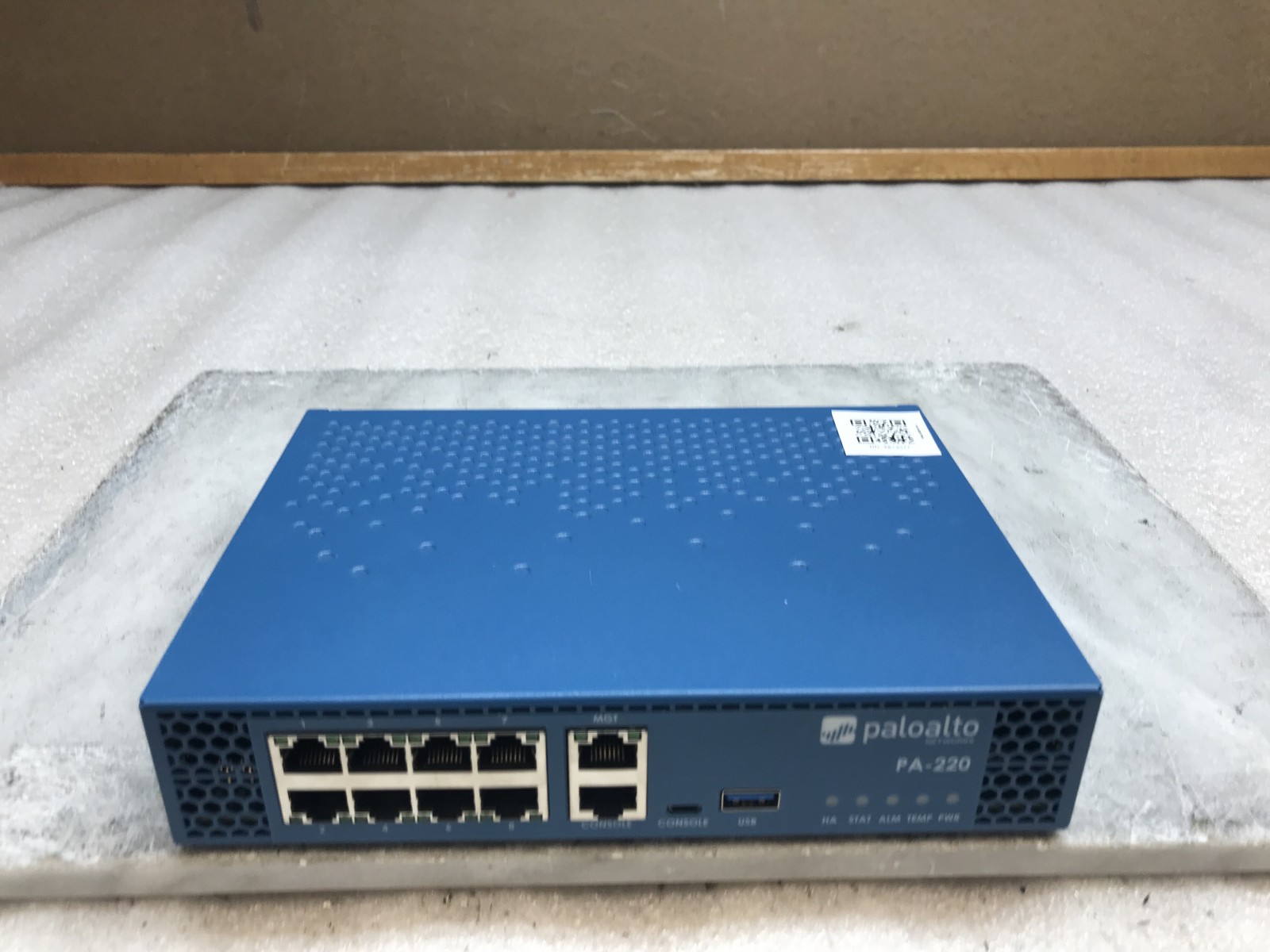 Palo Alto PA-220 Next-Gen Firewall 520-000309-00J no Power Adapter