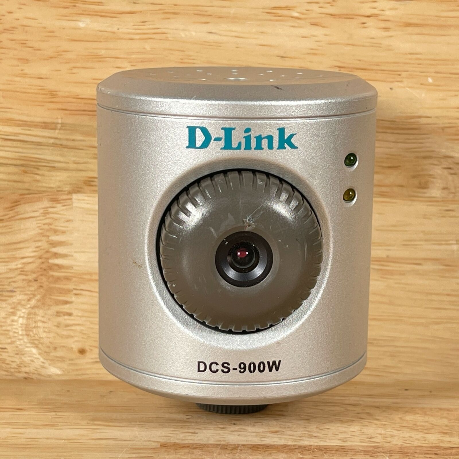 D-Link DCS-900W Silver Wireless Portable One Ethernet Port Internet Camera