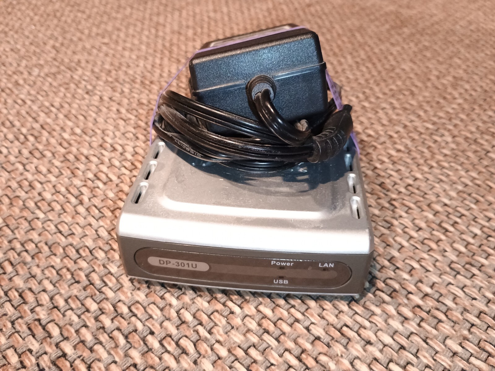 D-Link (DP-301U) Wired 10/100 Fast Ethernet USB Print Server w/ Power Supply 