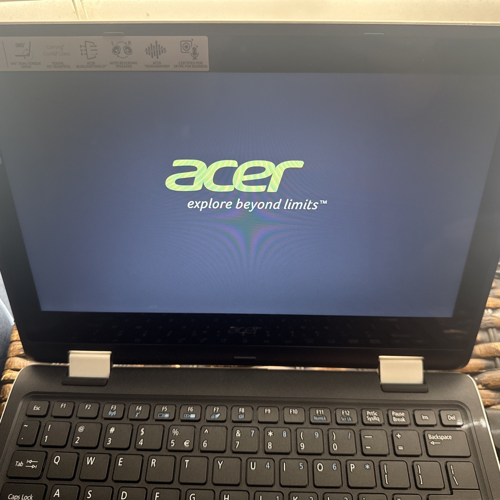 Acer ASPIRE R3-131T 11.6'' TOUCH Laptop Intel Celeron N3160, 8GM RAM, 240GB SSD