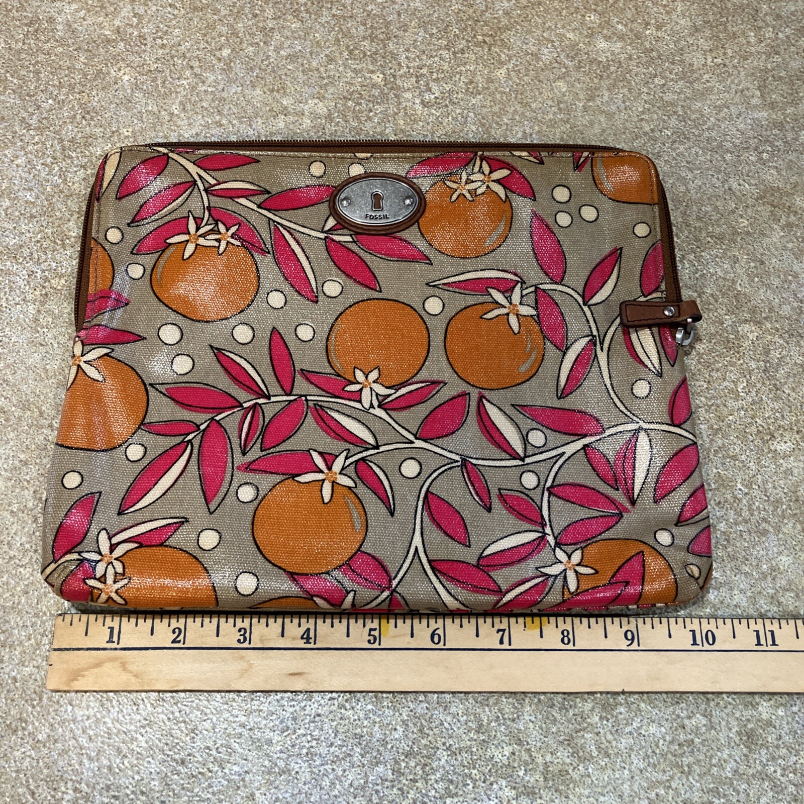 Fossil Key-Per Zipper Case Tablet iPad 8.5” X 10.5” Vinyl Covered Inside And Out