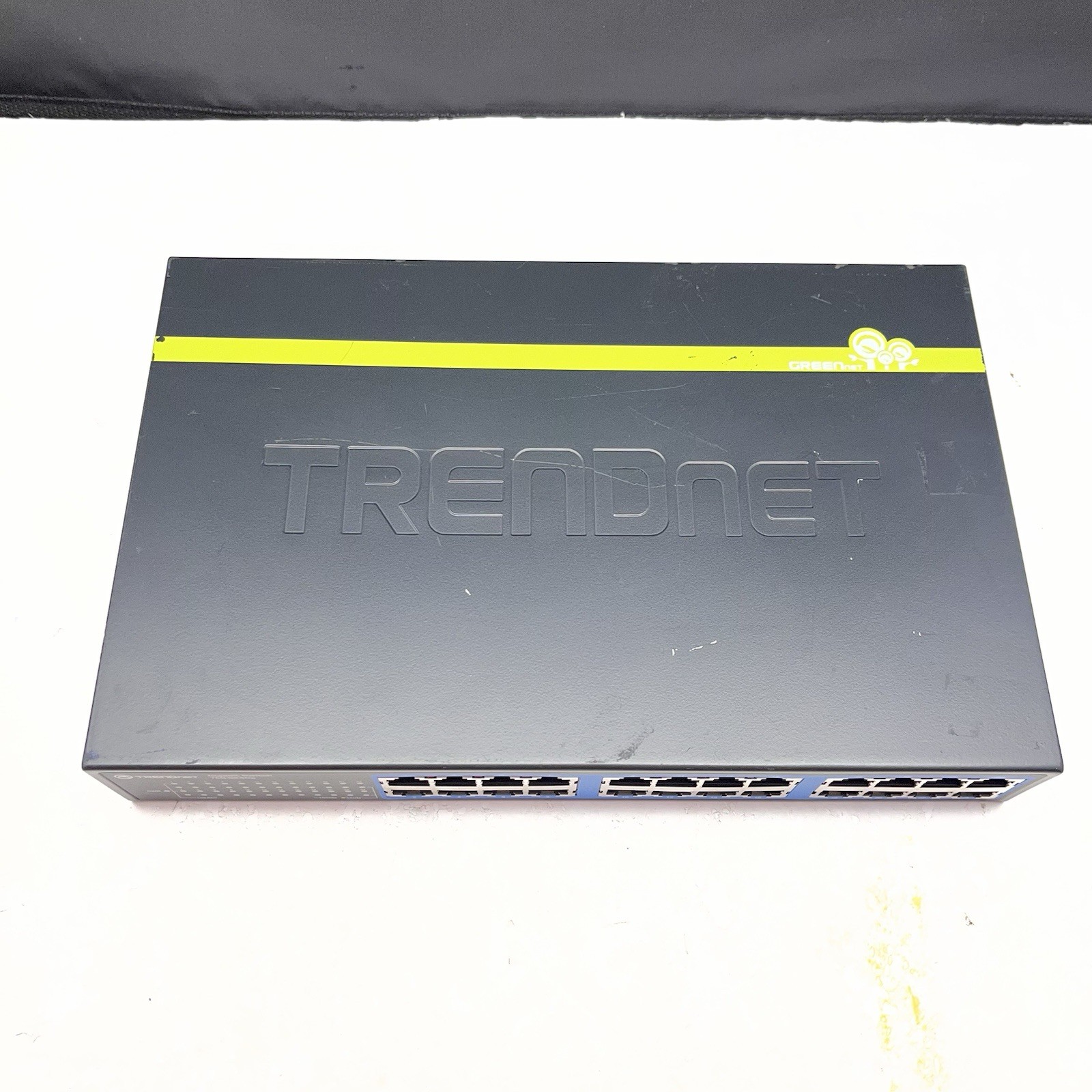 TRENDnet Gigabit External Switch TEG-S24Dg With 24-Ports Sold As Is C4