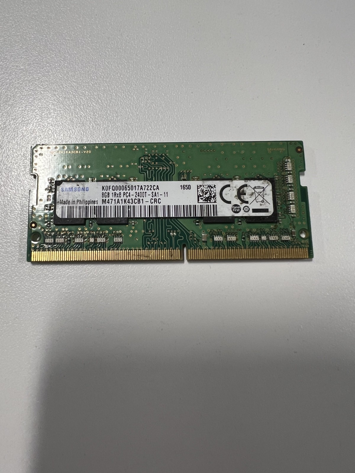 Samsung 8GB (1x8GB) 2400MHz 260-pin SODIMM GDDR4 RAM Memory (M471A1K43CB1-CRC)