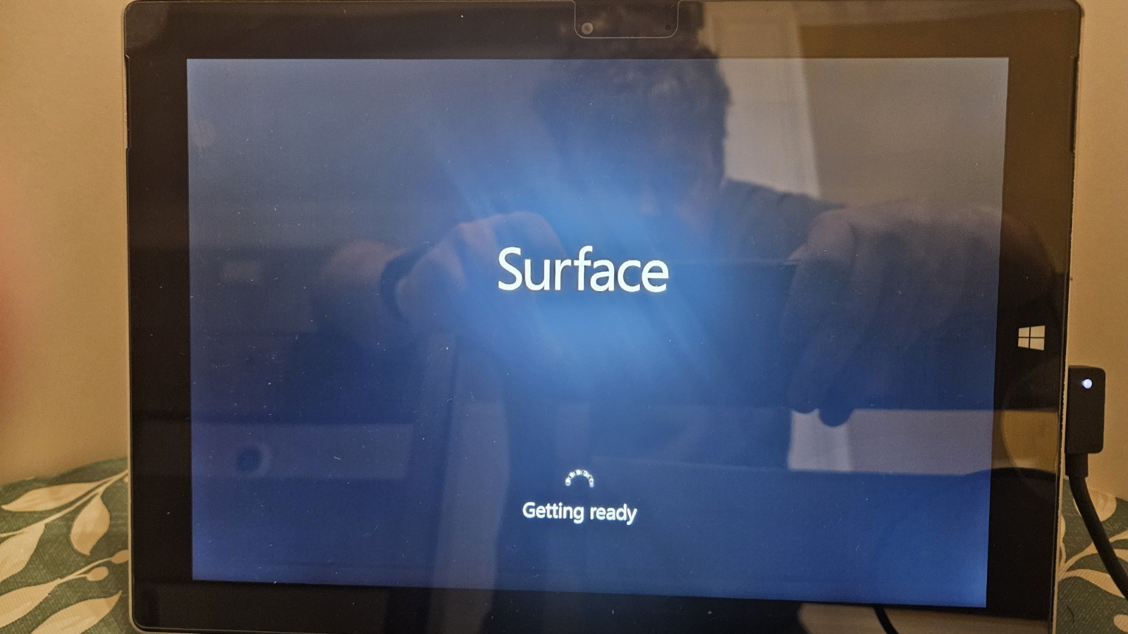 Microsoft Surface Tablet 3 4GB 128GB Atom X7-z8700 1.6ghz Bundle
