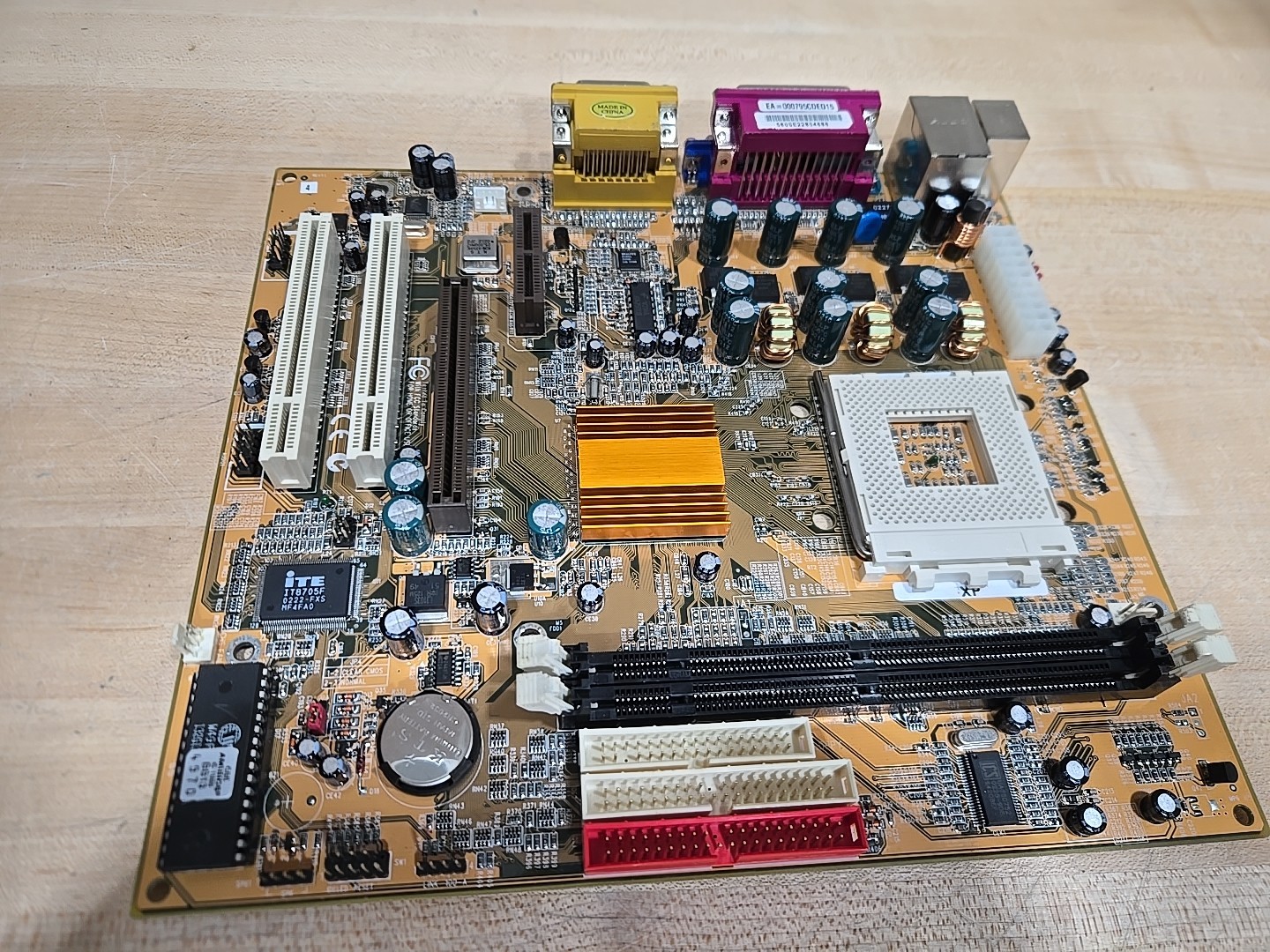 PC Chips/ECS Socket 462 Desktop Motherboard 2 PCI AGP LF-H50X IT8705F UNTESTED