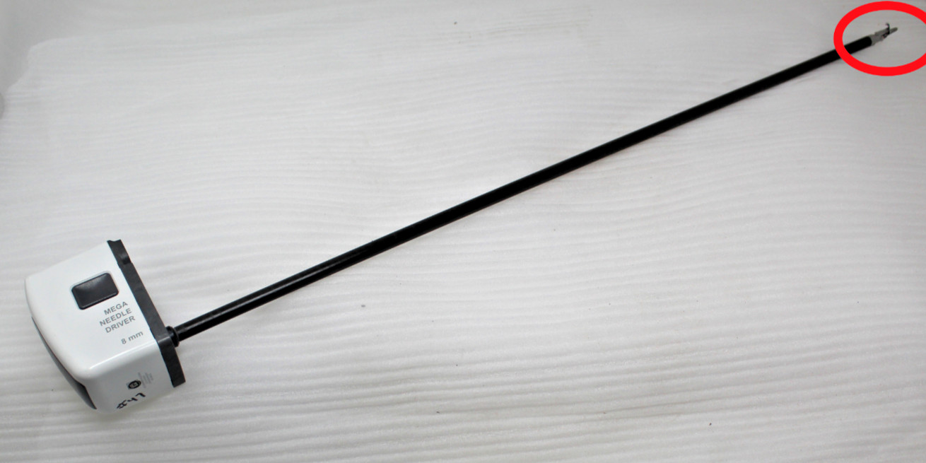 AS-IS / / /  INTUITIVE Surgical 470194 Da Vinci Xi 8mm MEGA NEEDLE DRIVER Ver 06