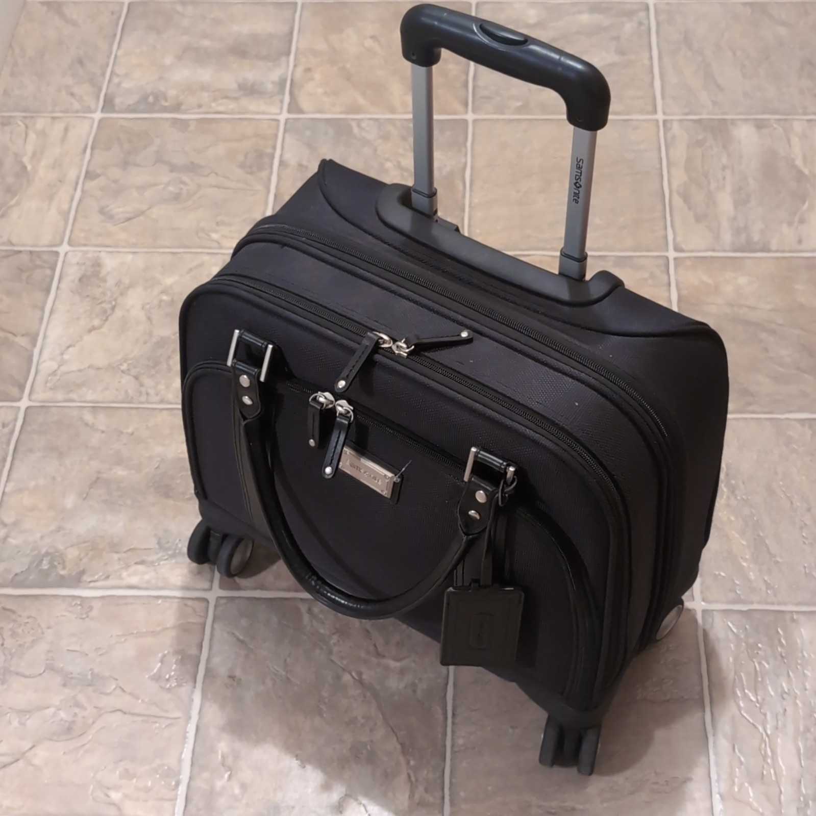 Samsonite Luggage Women's Spinner Mobile Office Black/Chrome Wheeled