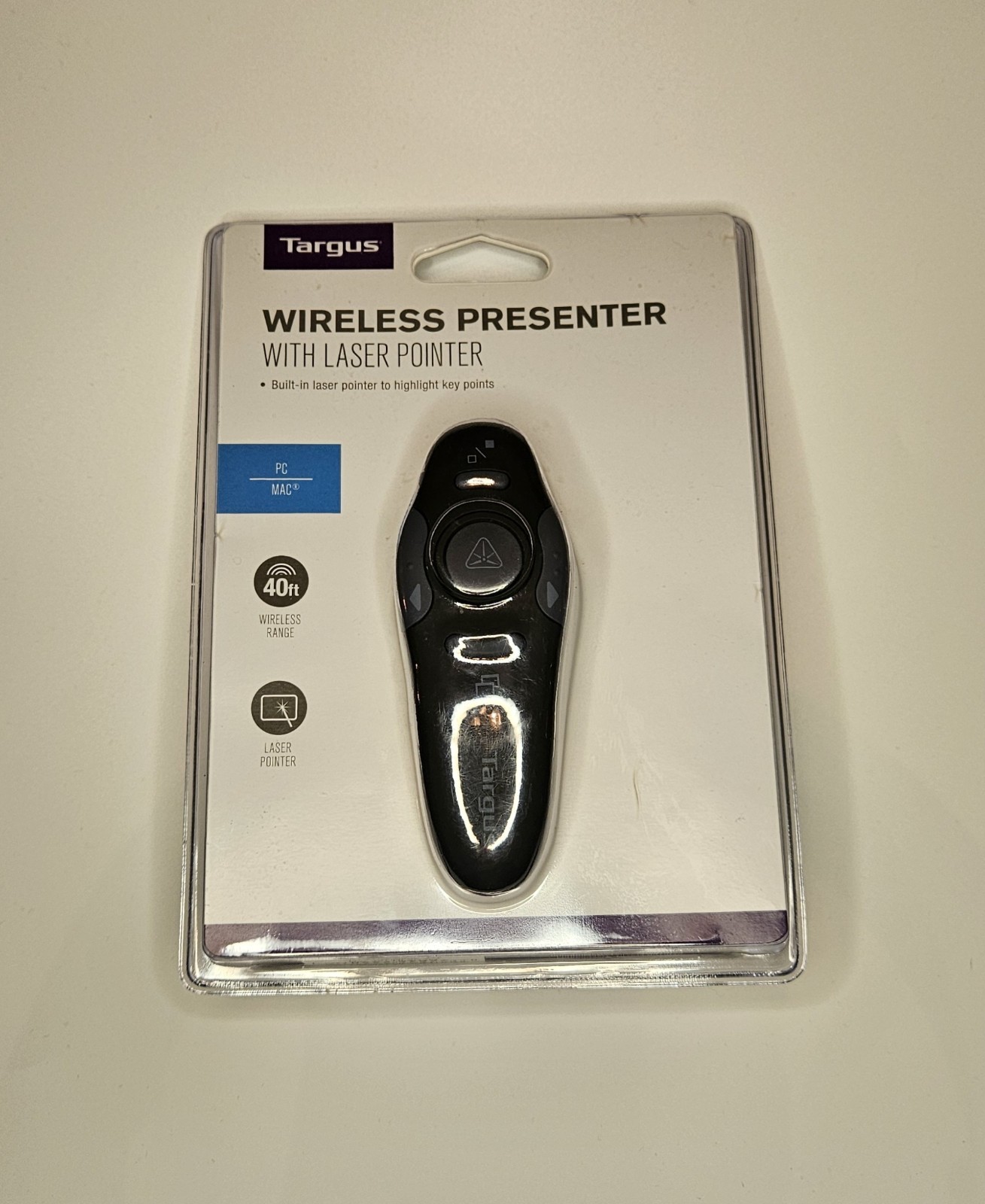 Targus Wireless Presenter with Laser Pointer 40ft Range - For PC and MAC