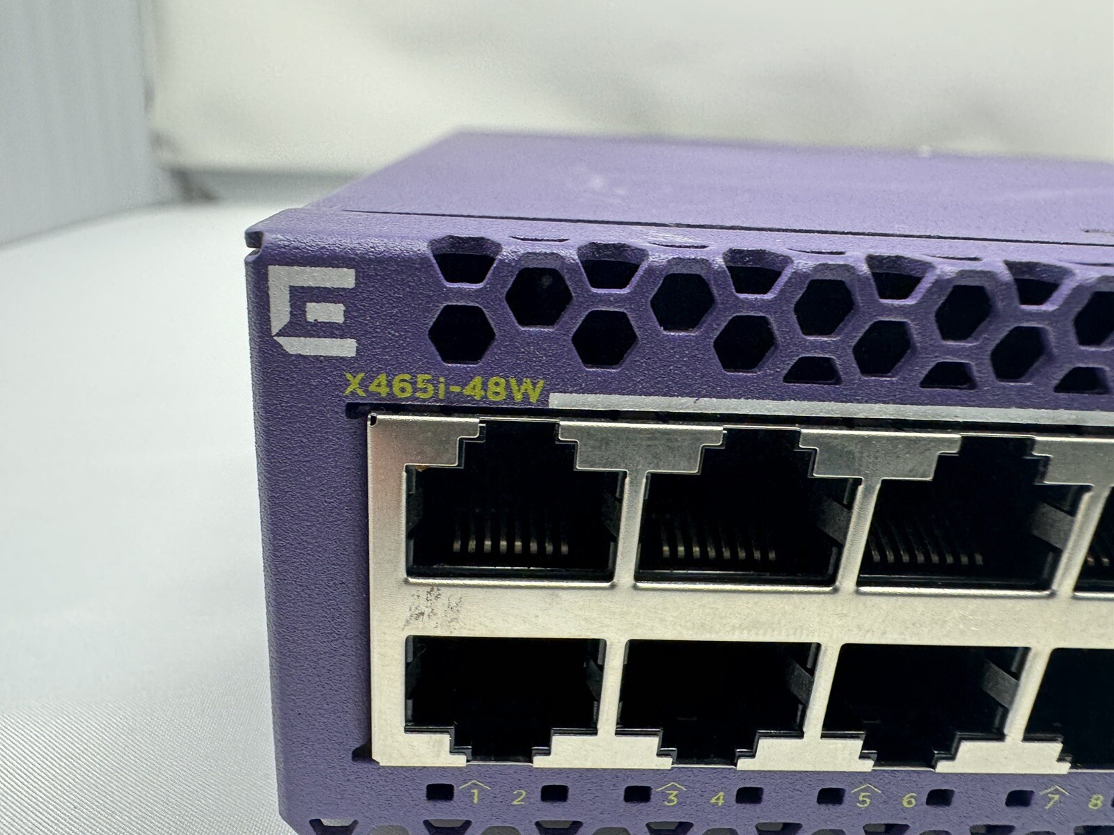 Extreme  Switch X465i-48W  with dual power supplies and module VIM5-4X