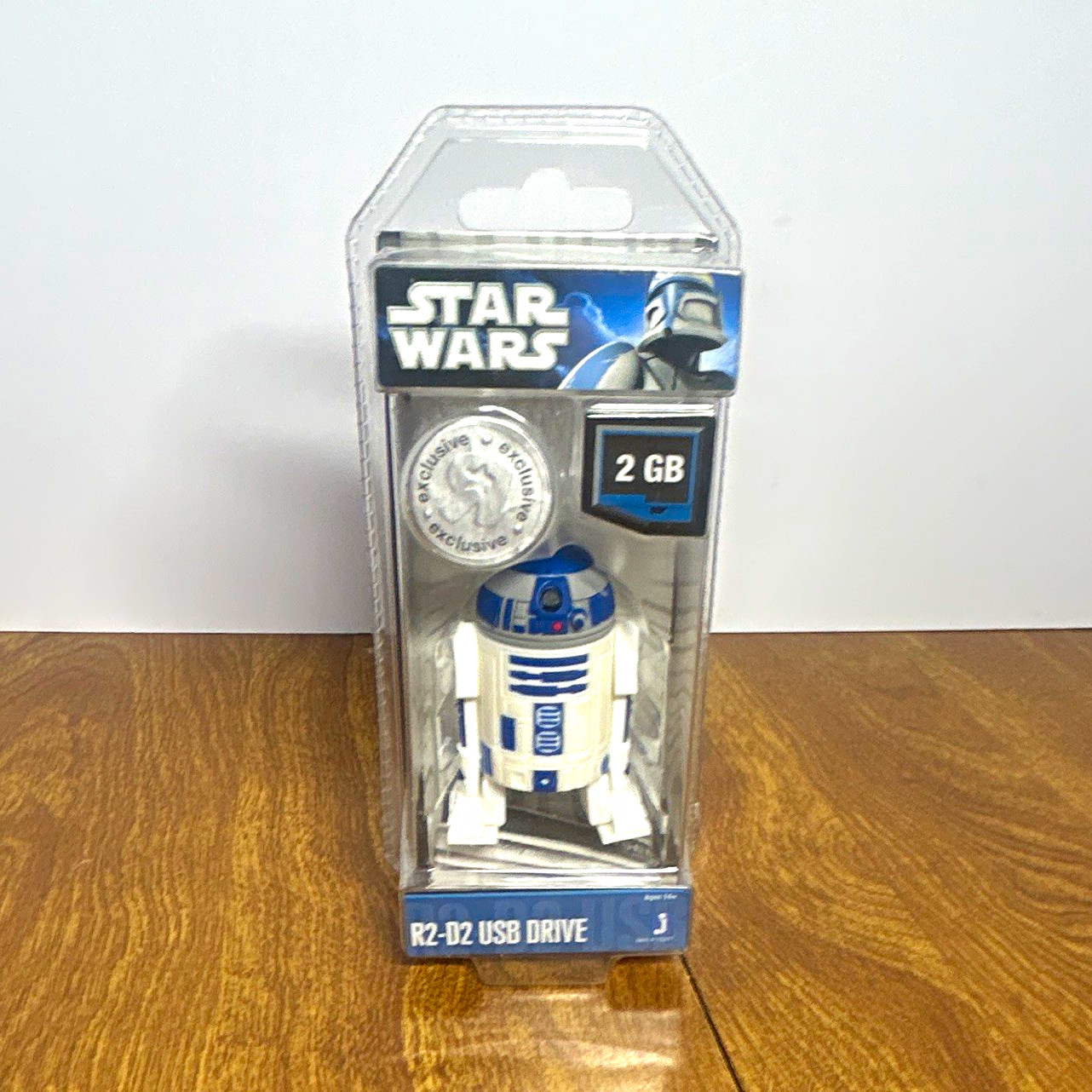 Star Wars R2-D2 USB Flash Drive 2GB Removable USB for PC/Mac White/Blue