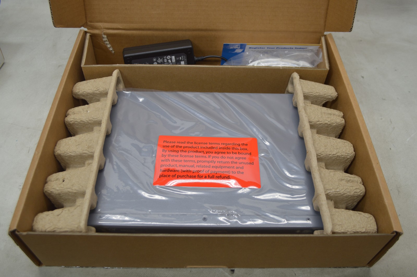 Juniper Networks SRX100 8 Port Firewall Security Services Gateway
