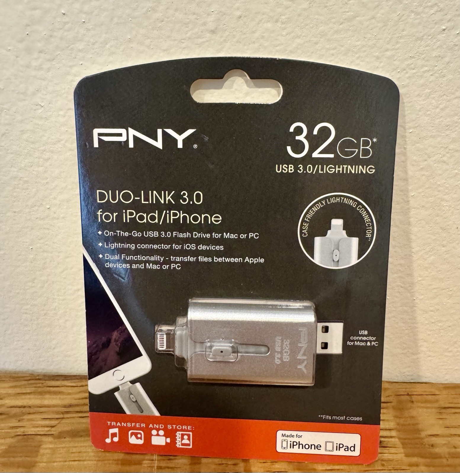 PNY Duo-Link 3.0 Flash Drive 32GB, Compatible with iPad/iPhone, Mac/Pc New.