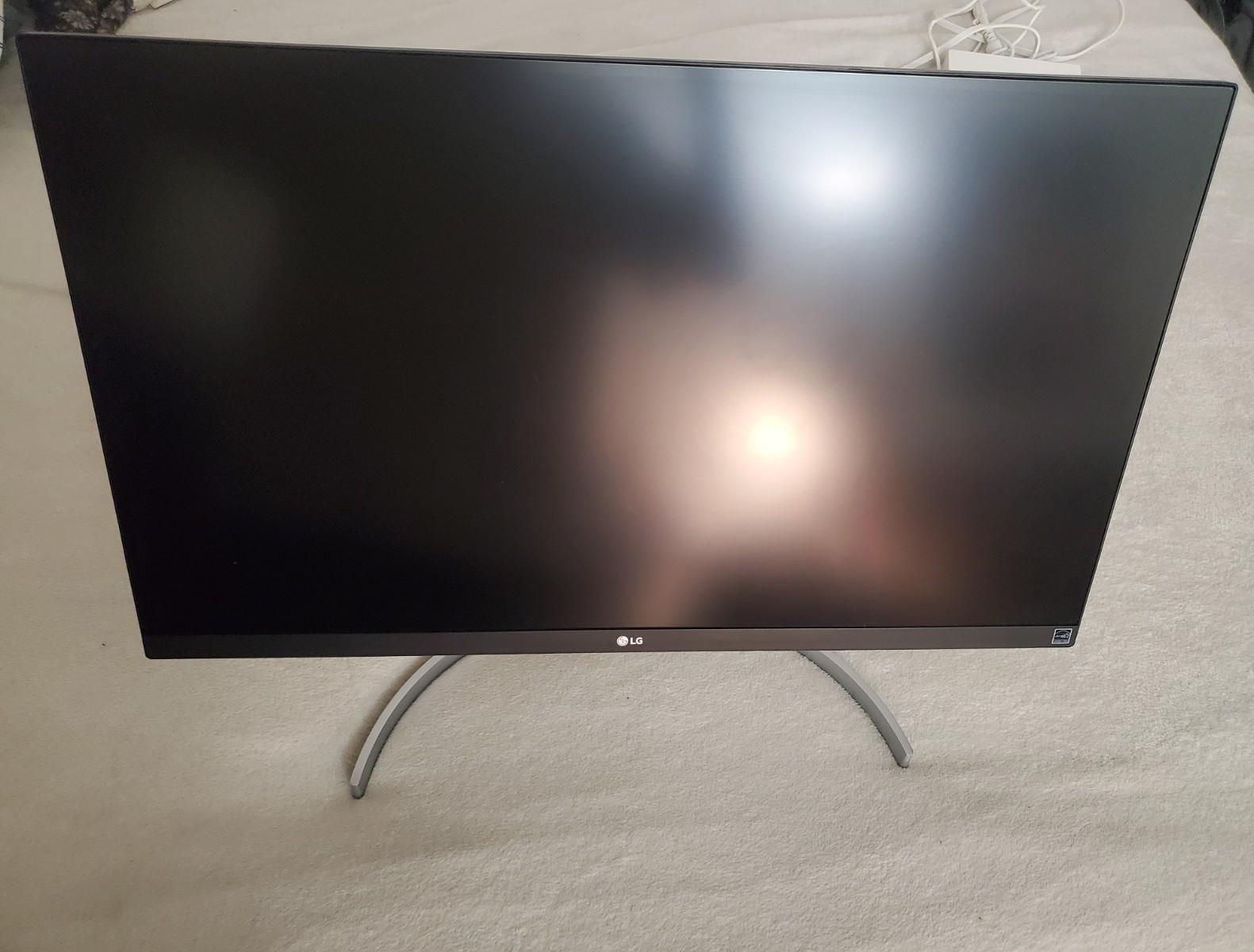 LG 27UK850-W 27in 4K UHD IPS LCD Monitor USB-C HDMI DP White/Silver