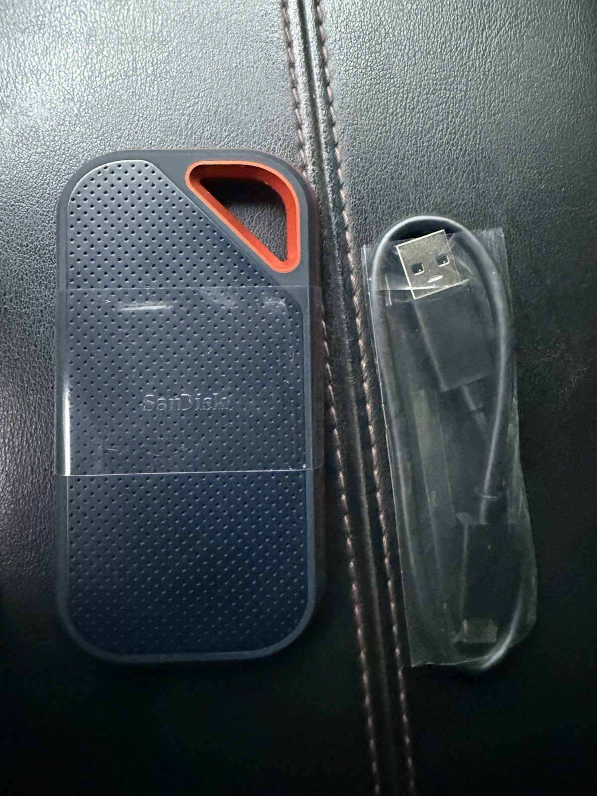 Brand New NO BOX Sandisk 4TB Extreme Portable SSD, Up to 2000MB/s
