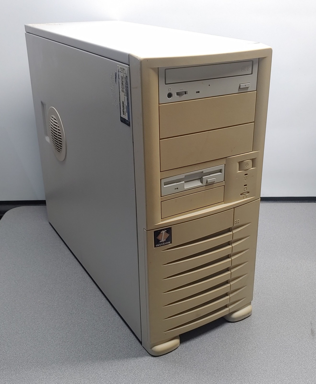 Vintage PC Intel Pentium 4 2.4GHz, 1GB RAM, 80GB HDD, Windows XP + Drivers