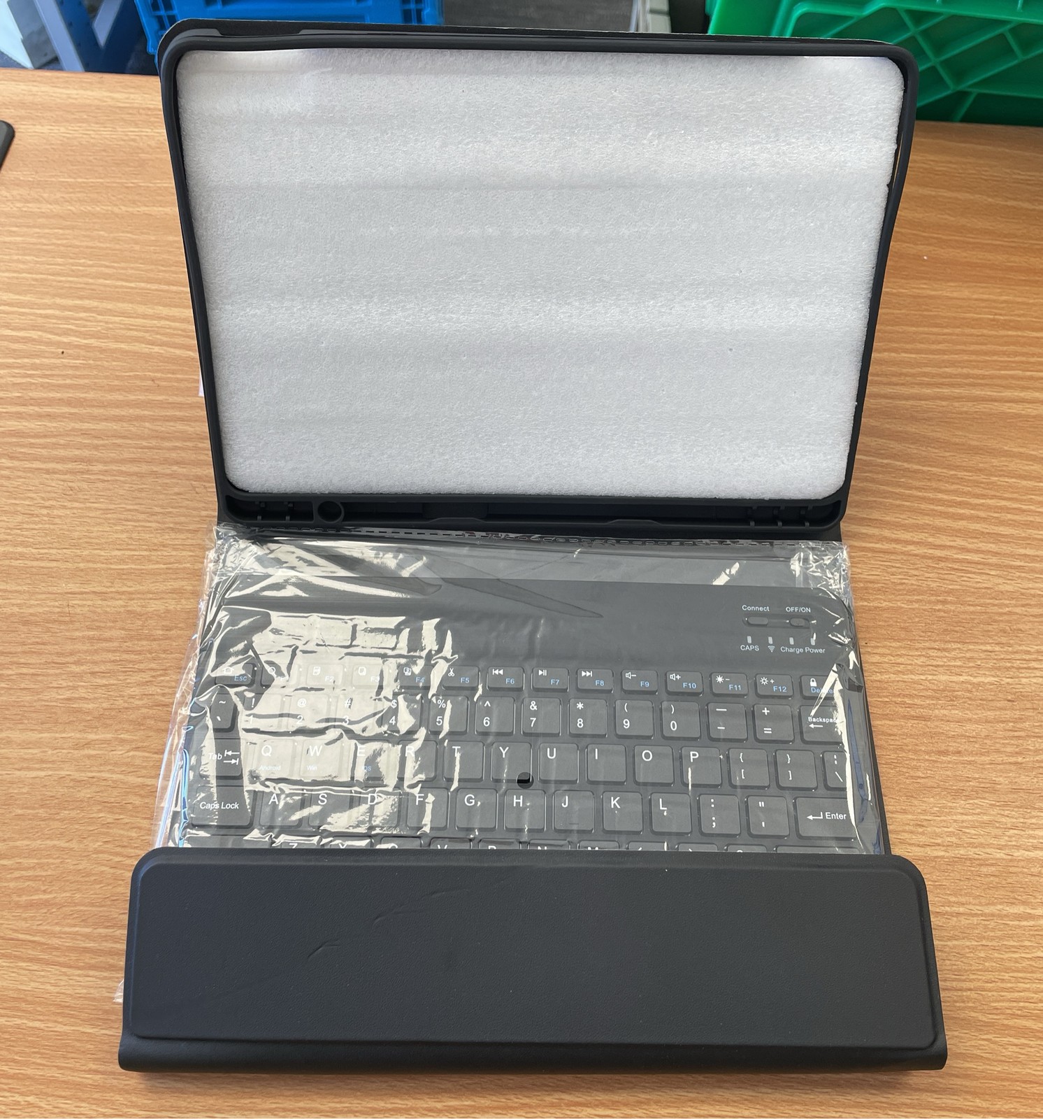 Universal Tablet Keyboard Folio Case Stand for 9-10 Inch Android Windows