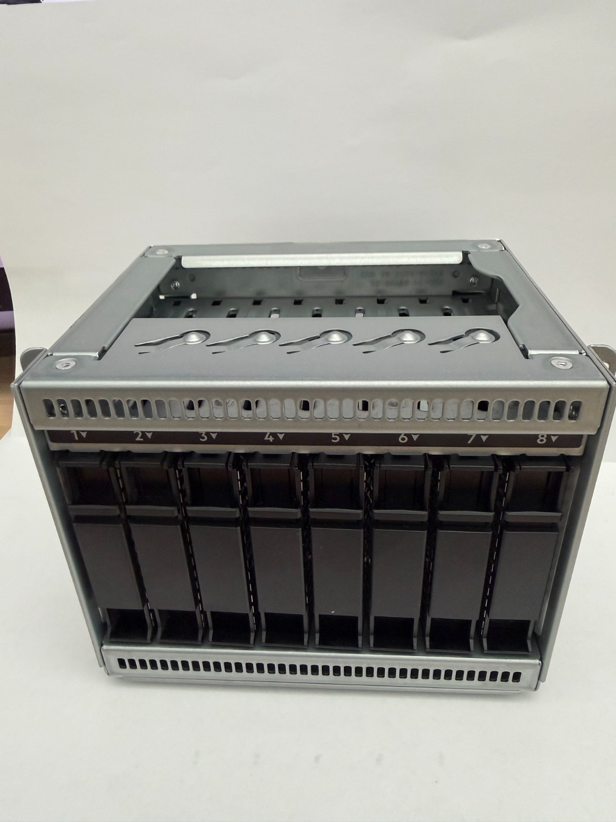 HPE ML350 Gen10 8SFF Drive cage kit w/backplane SATA/SAS SC G10 SFF 874568-B21