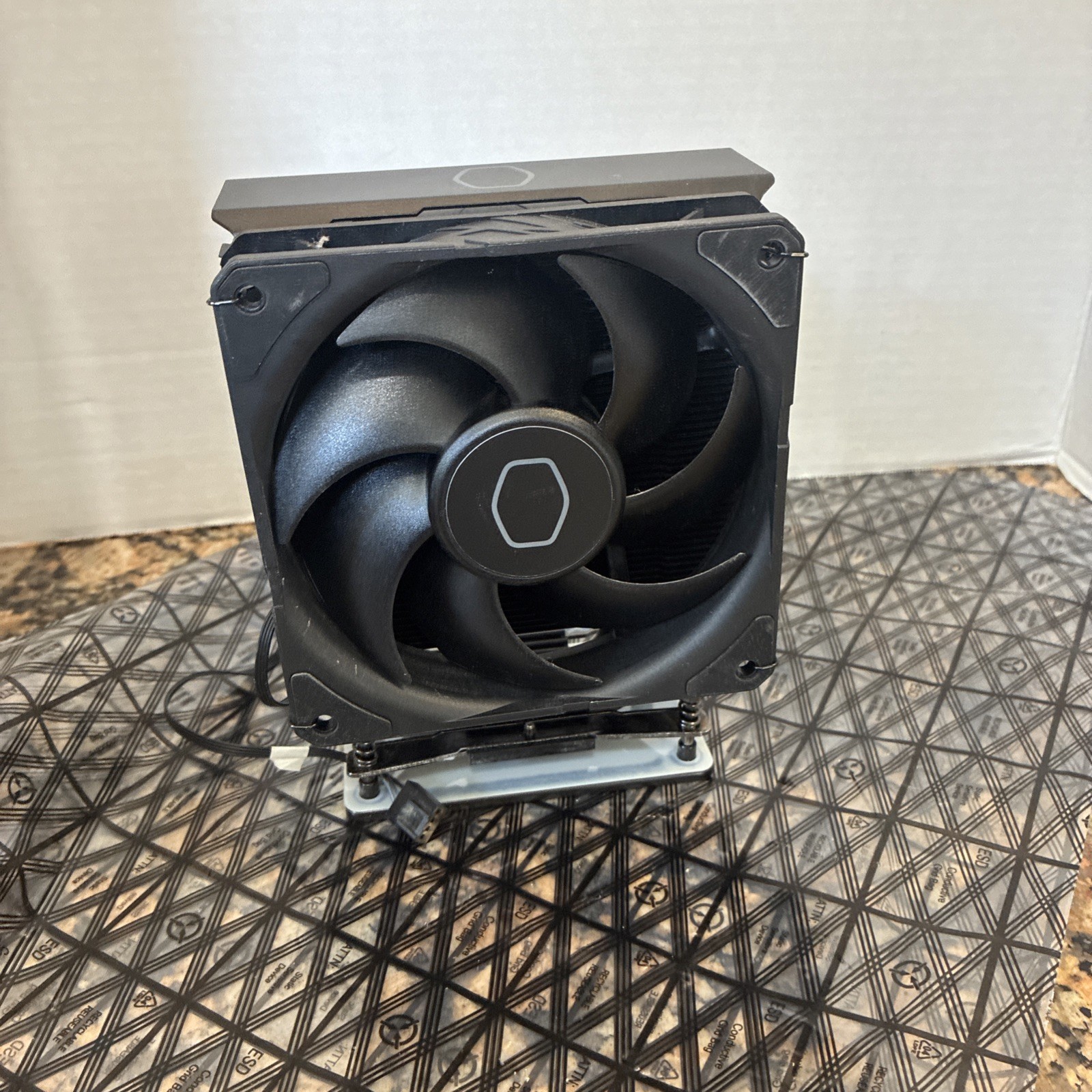 Cooler Master Vertical CPU Fan Heatsink 120mm 12V 2000RPM AMD Ryzen AM4