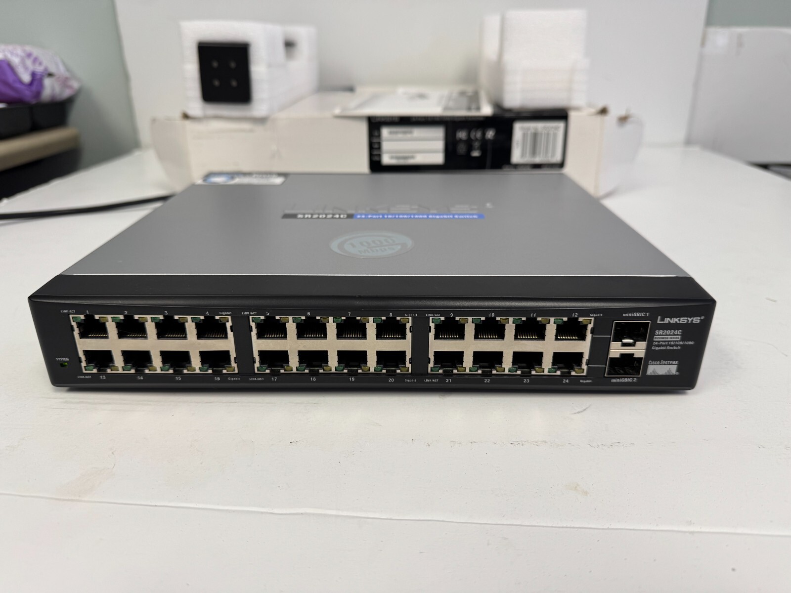 Cisco SR2024C Compact 24-port 10/100/1000 Gigabit Switch New/Open Box
